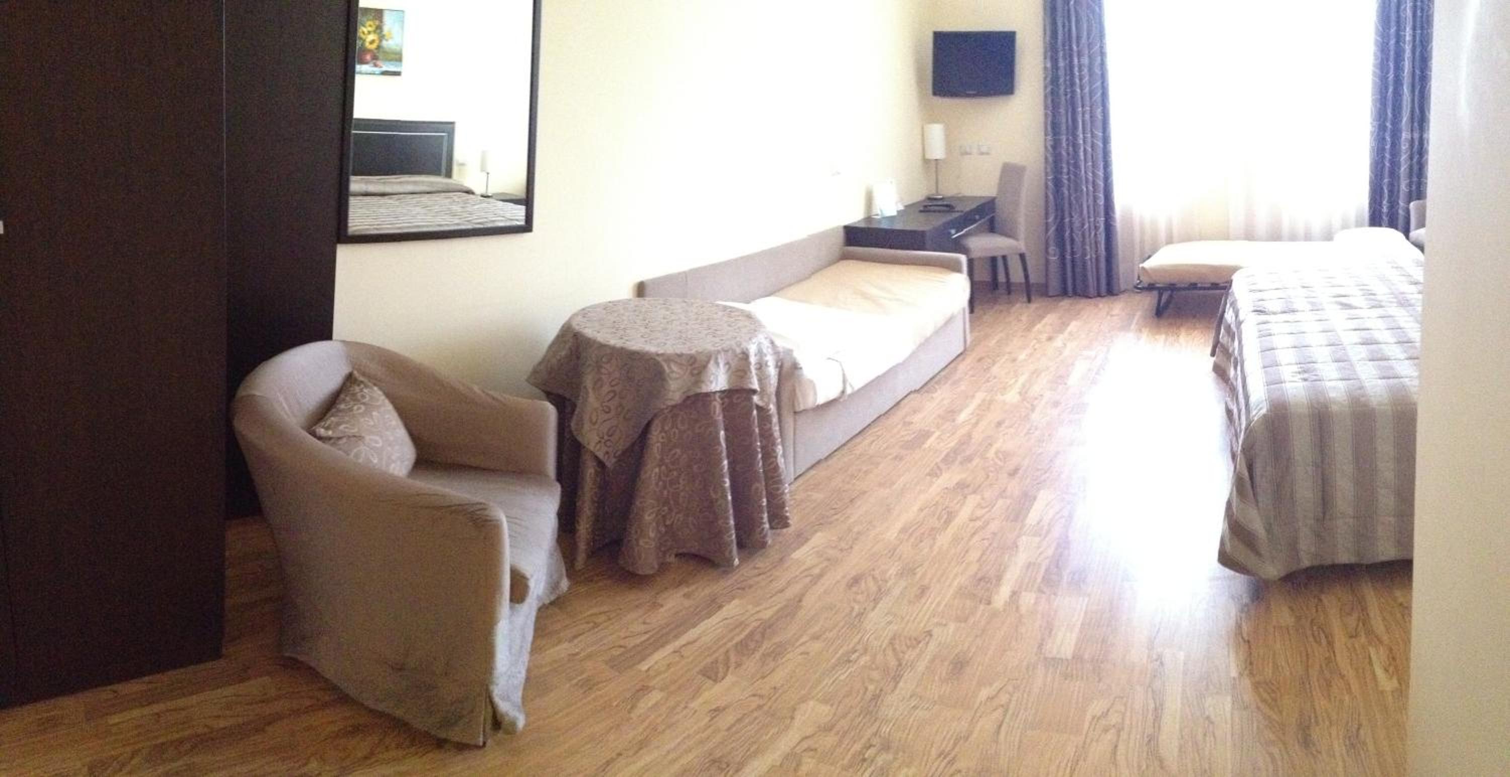 Quadruple Room - Photo 2