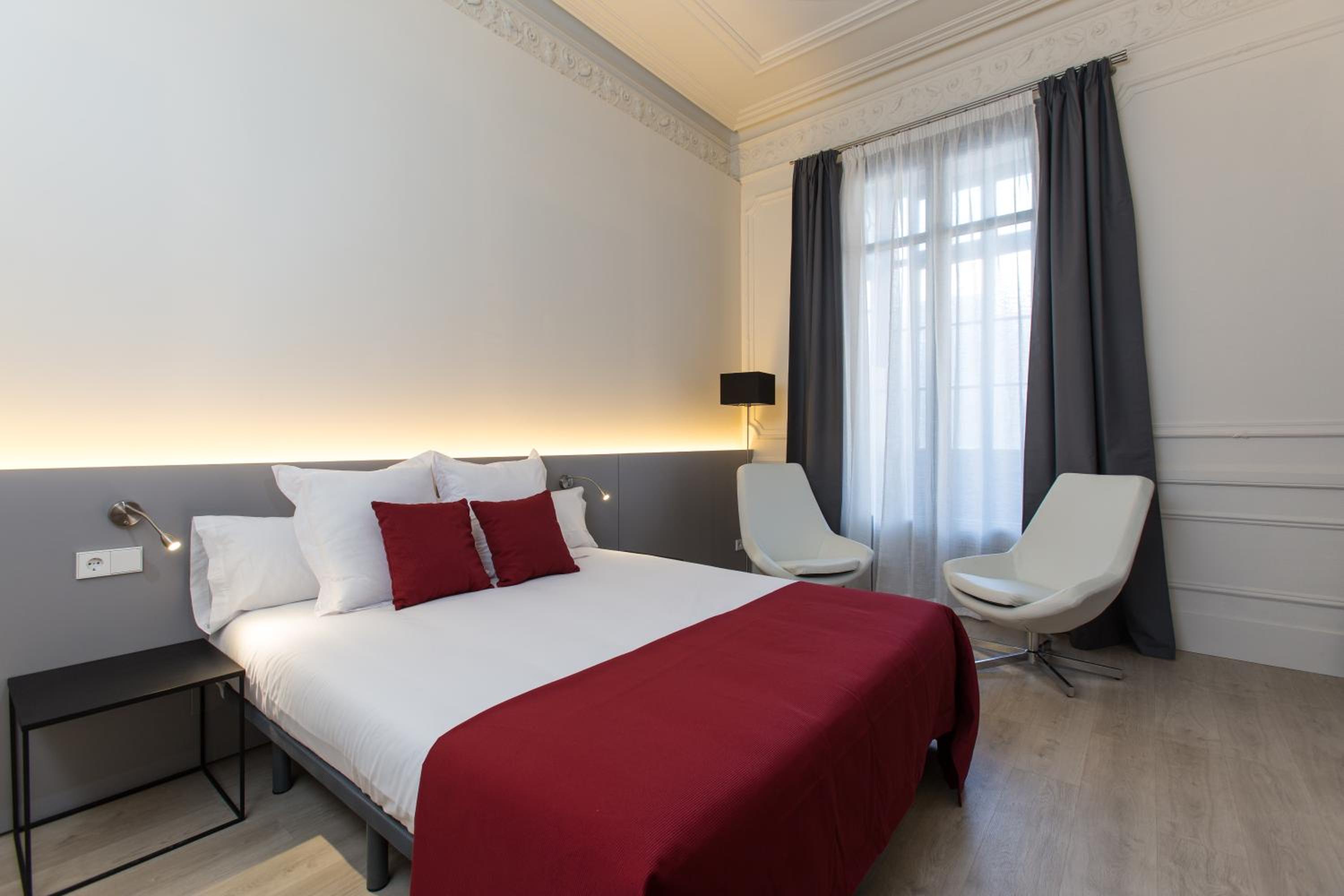 Double or Twin Room with Balcony photo 3