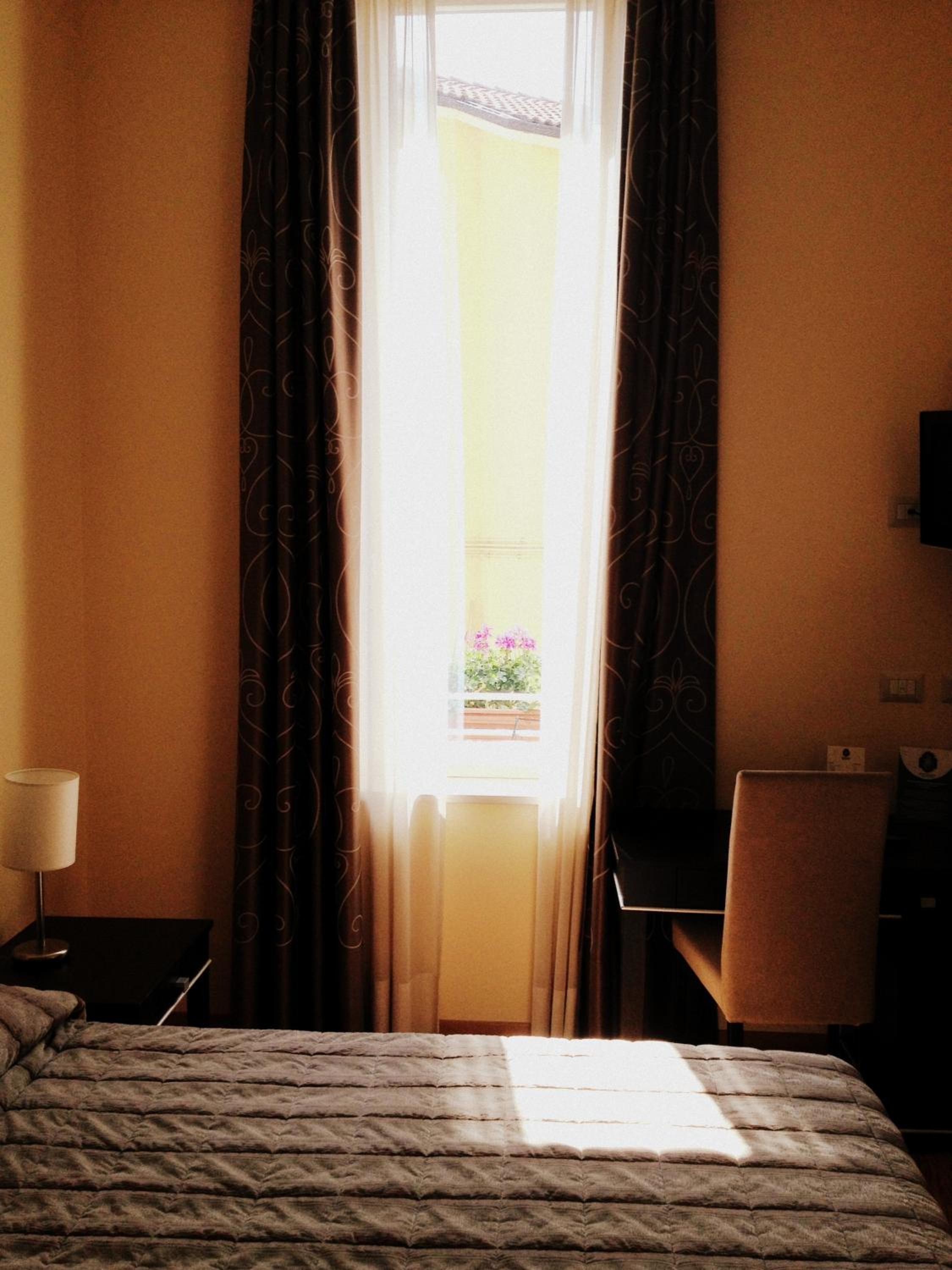 Double Room - Photo 6