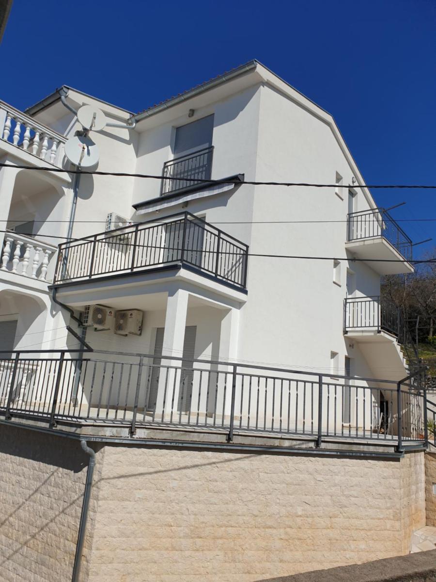 Apartment - Split Level photo 2