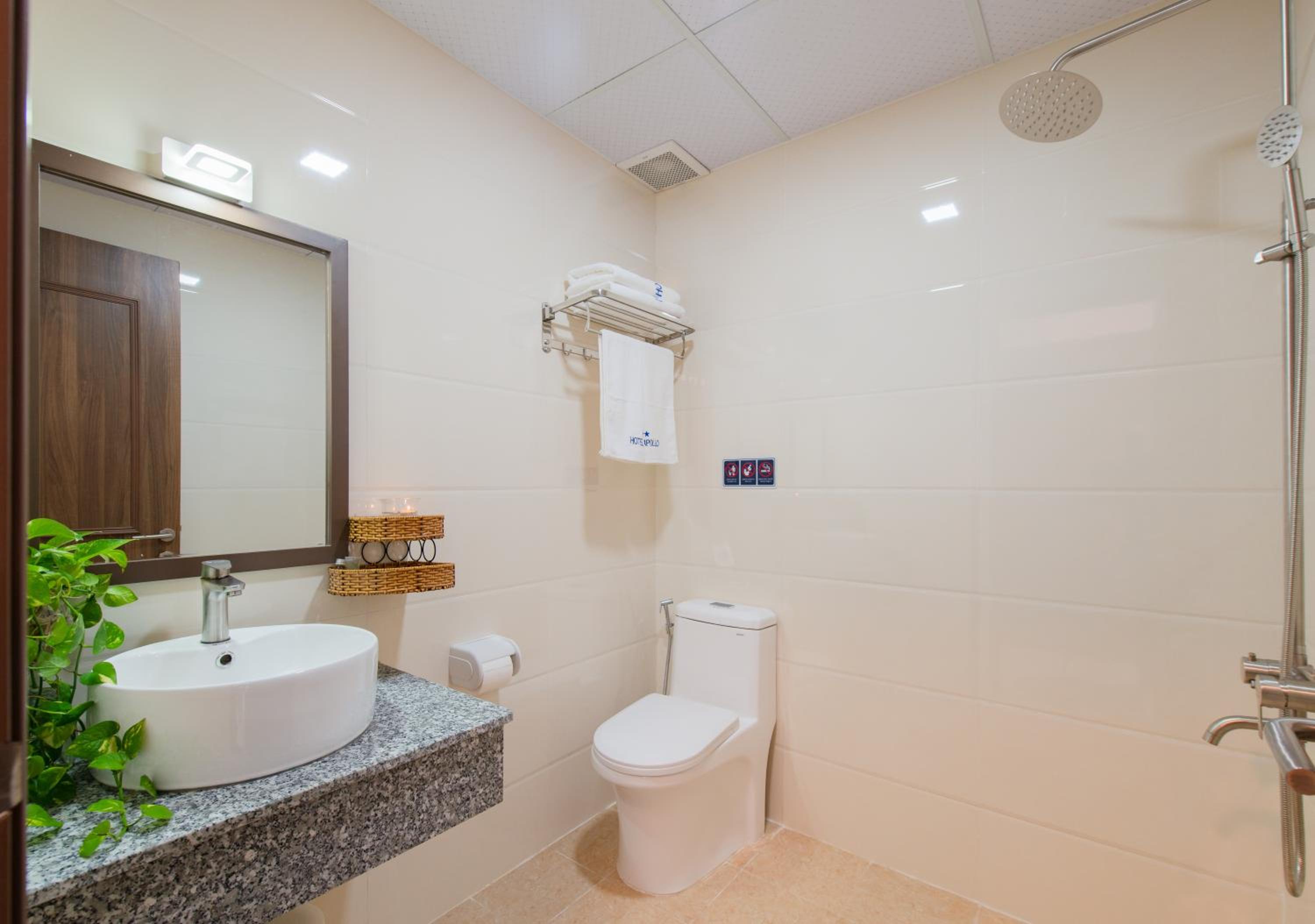 Double Room - Photo 6