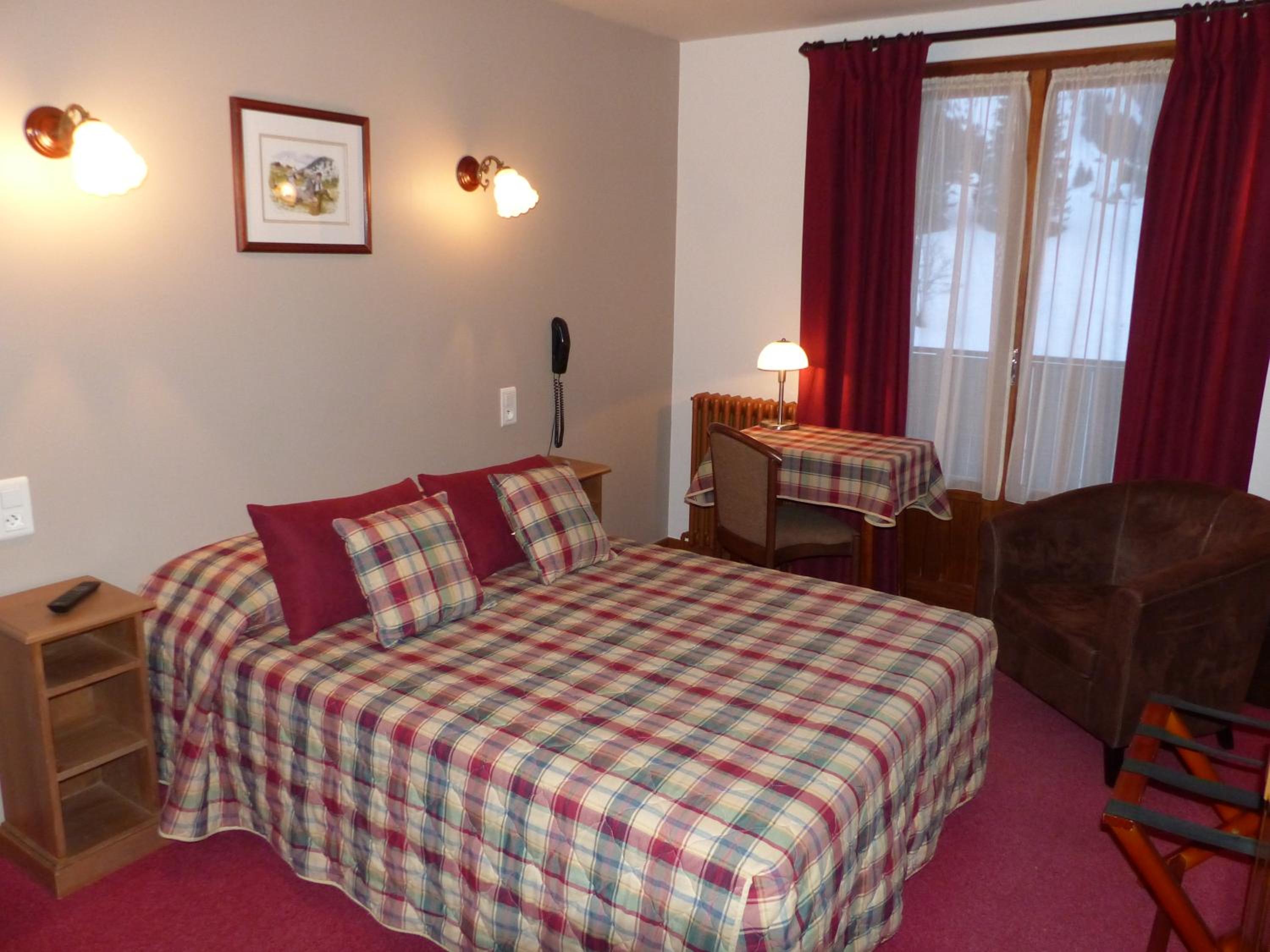 Double Room South Balcony with Mountain View photo 2