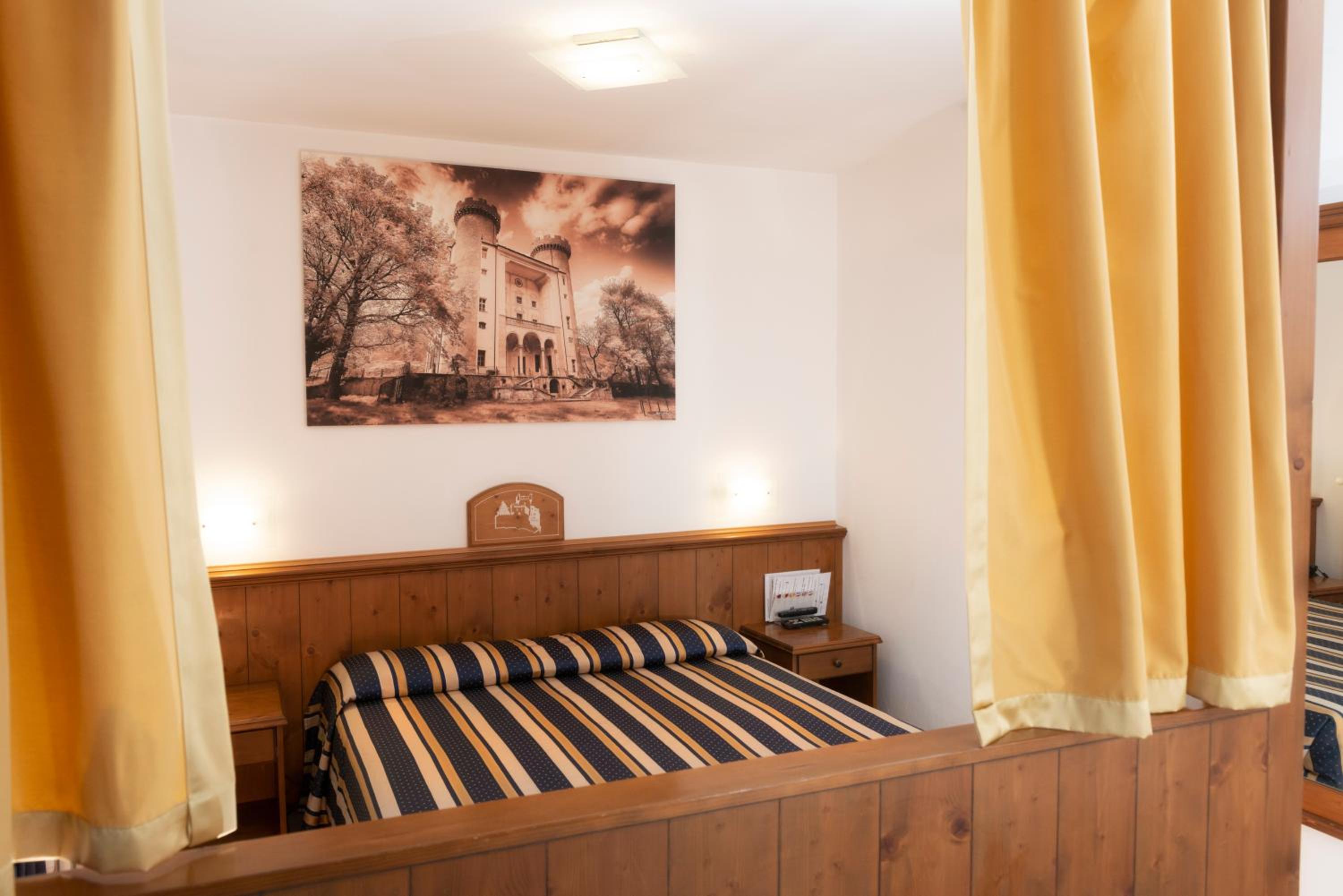 Double or Twin Room - Photo 1