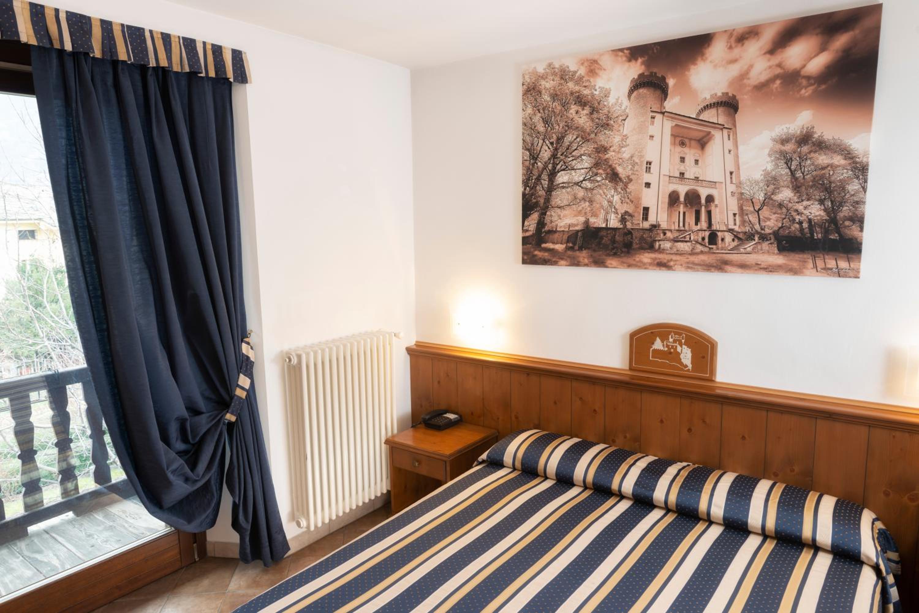 Double or Twin Room - Photo 6