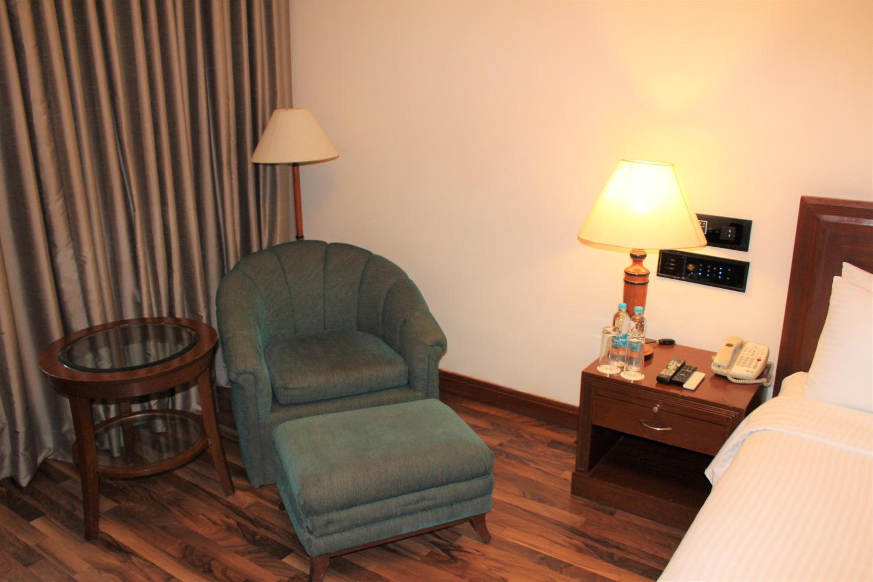 Accord Aristocracy Queen Room With 15% Off On Spa Services