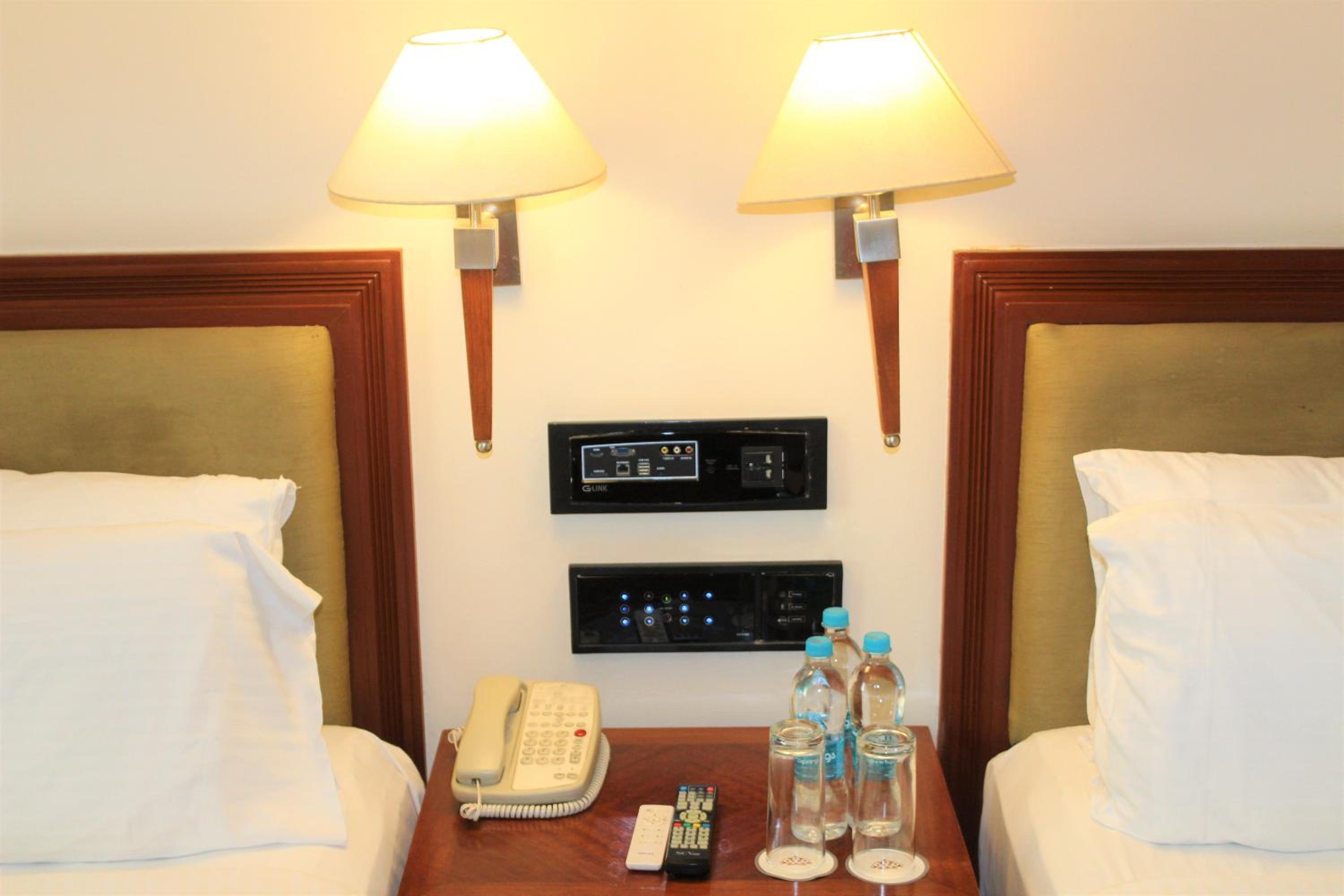 Accord Aristocracy Twin Room With 15% Off On Spa Services thumbnail 5
