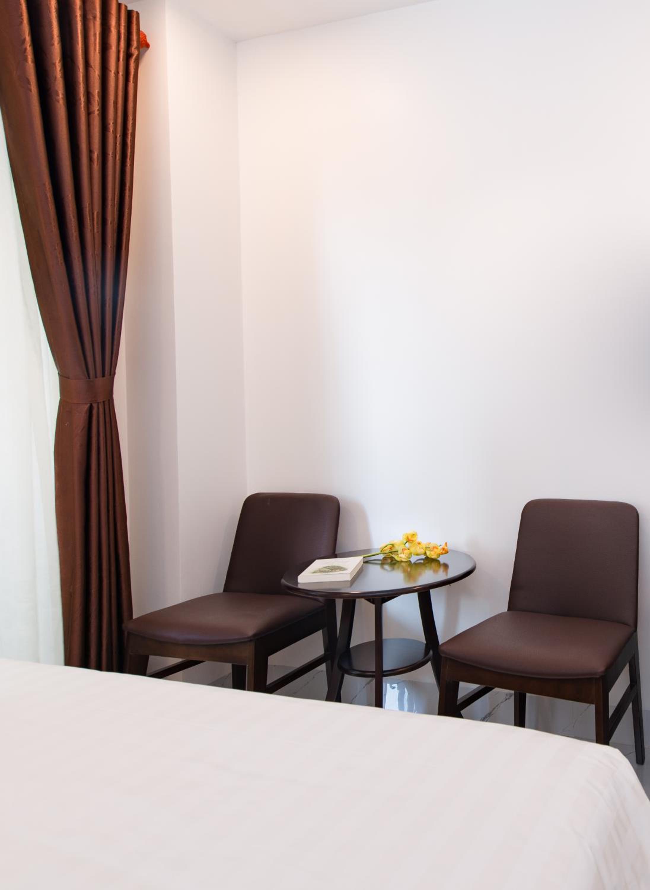Standard Twin Room with Sofa photo 3