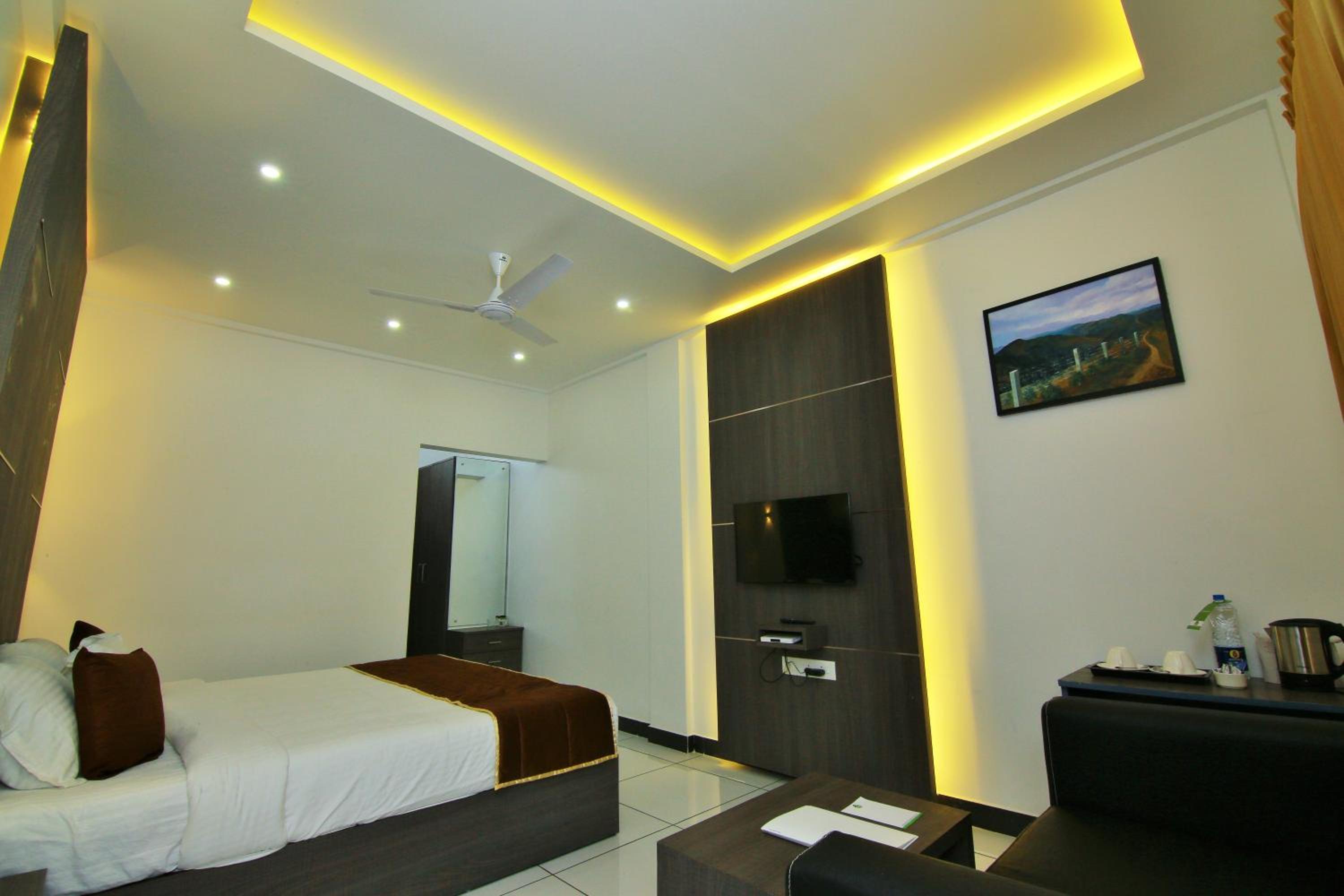 Deluxe Room - Photo 2