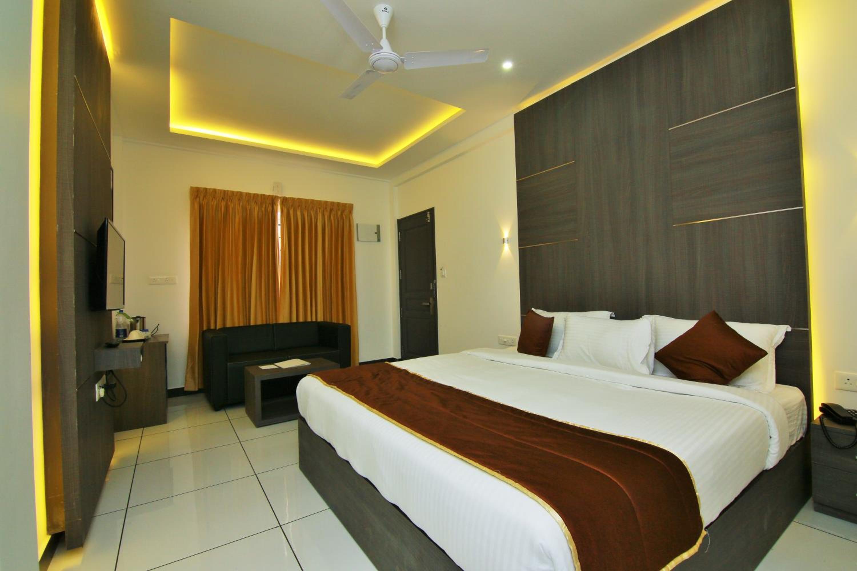 Deluxe Room - Photo 1