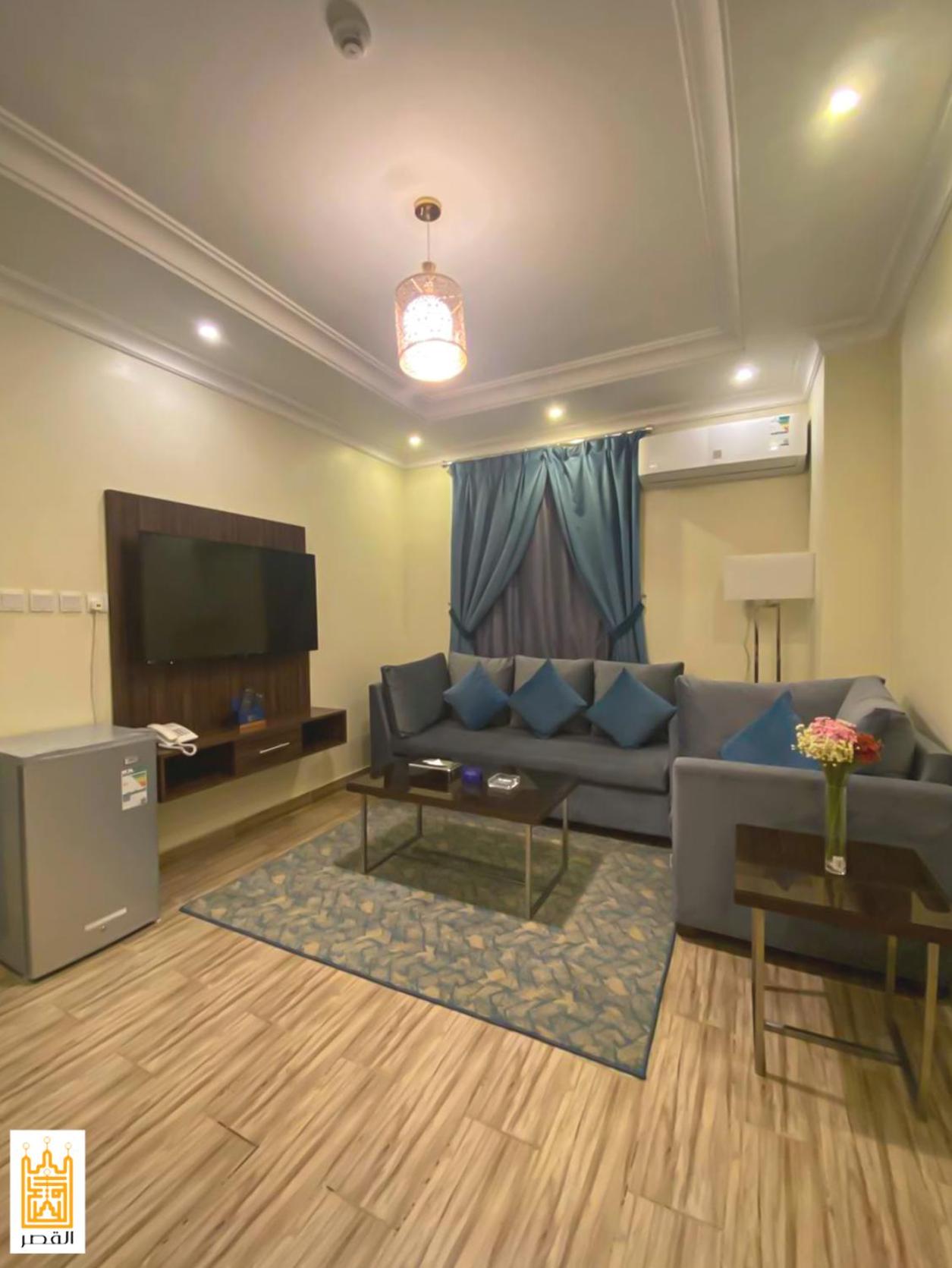 One-Bedroom Apartment - Photo 3