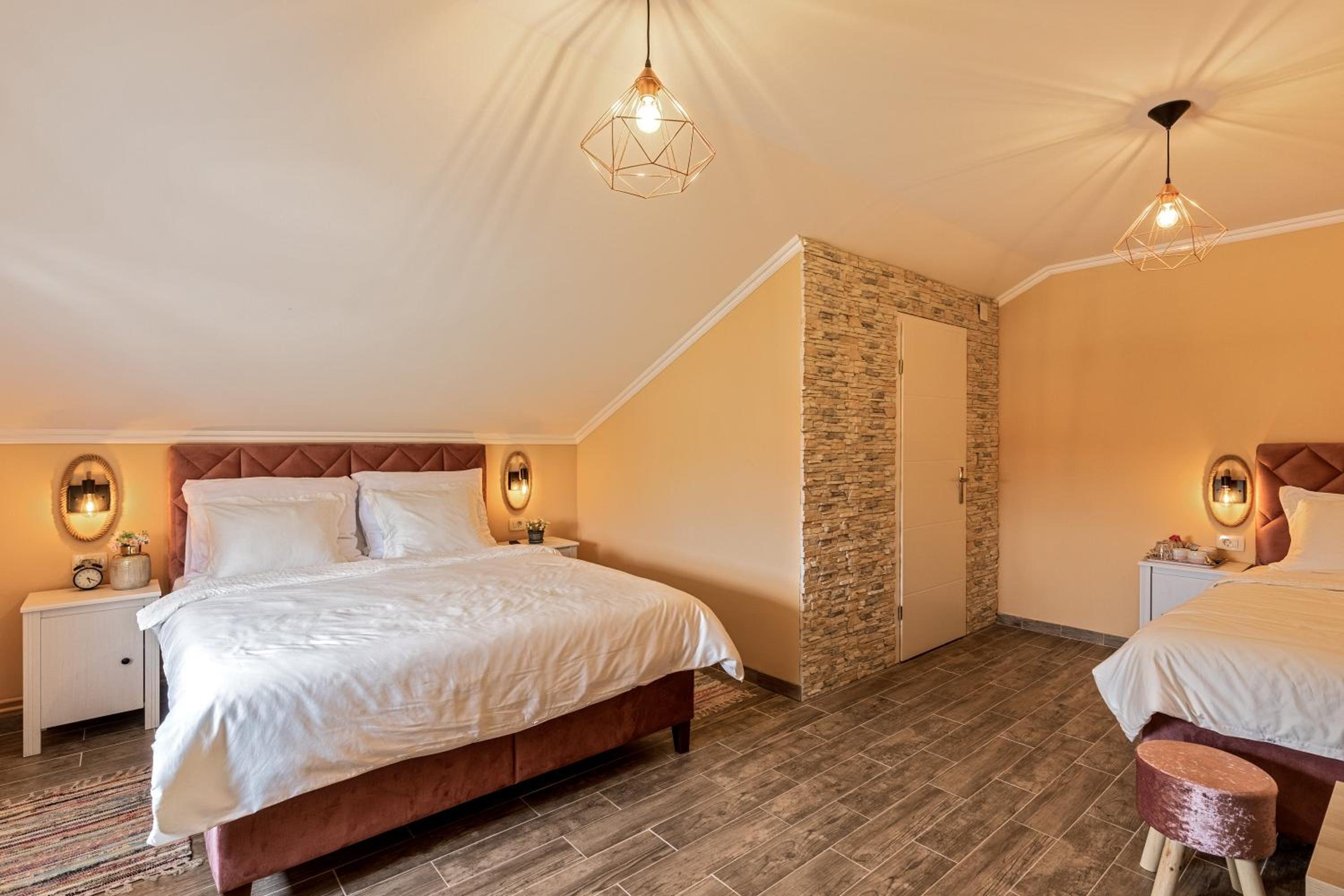 Deluxe Triple Room - Photo 4
