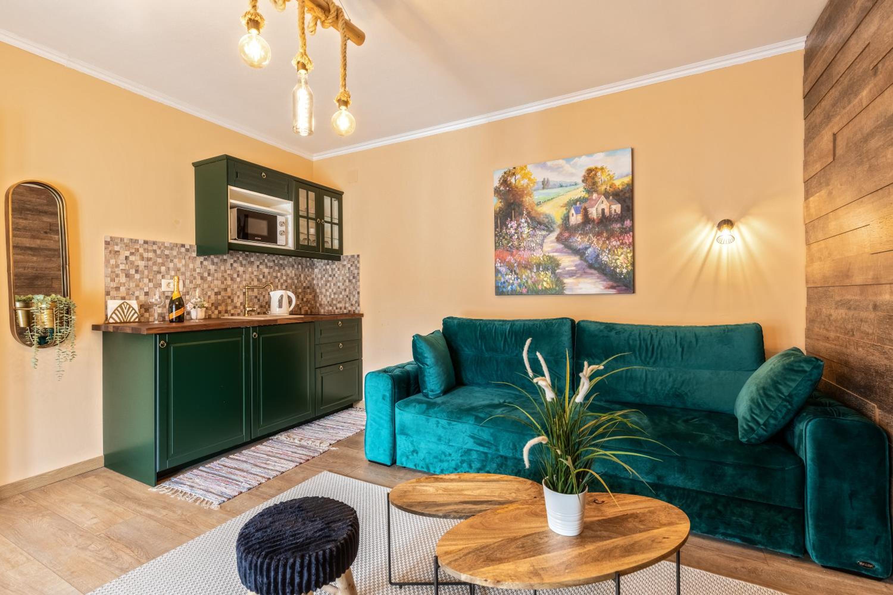 One-Bedroom Apartment with Terrace - Photo 4