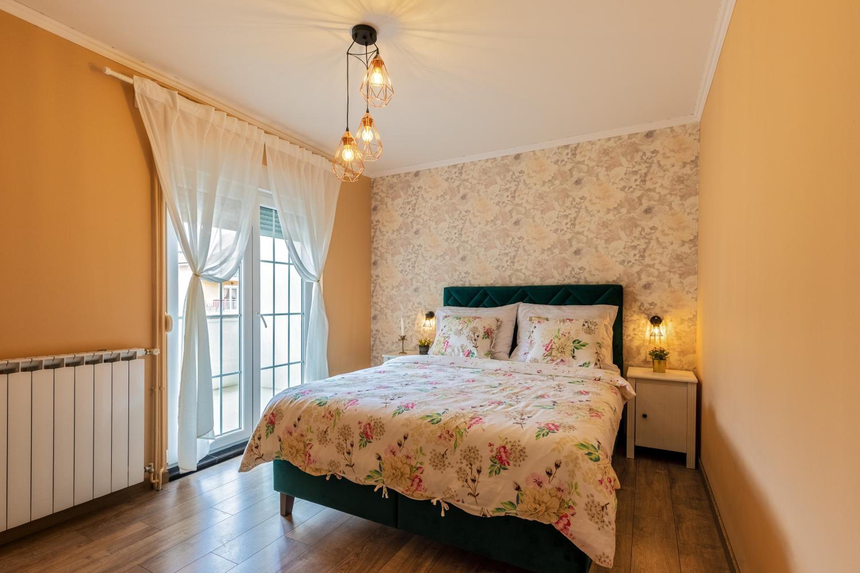 One-Bedroom Apartment with Terrace - Photo 1