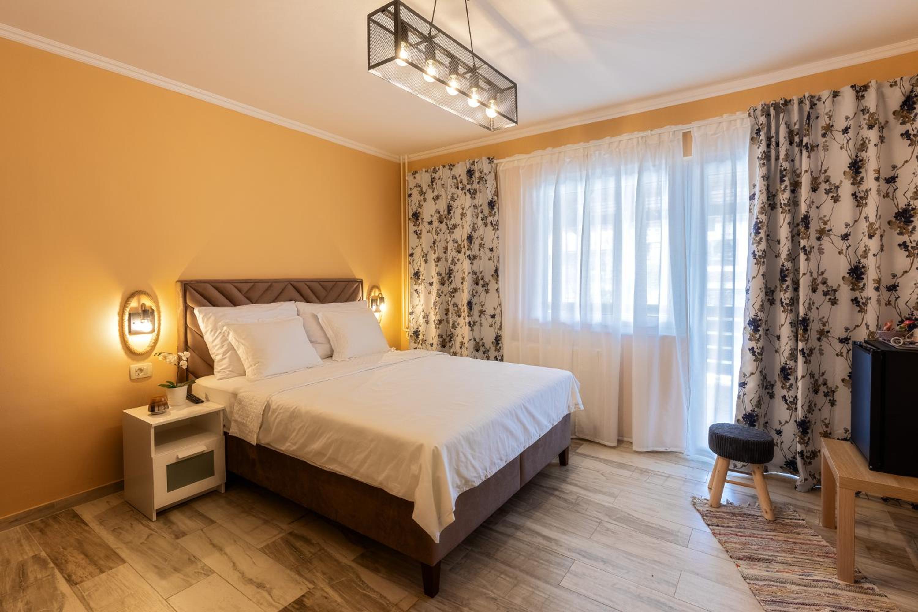 Deluxe Double Room - Photo 5