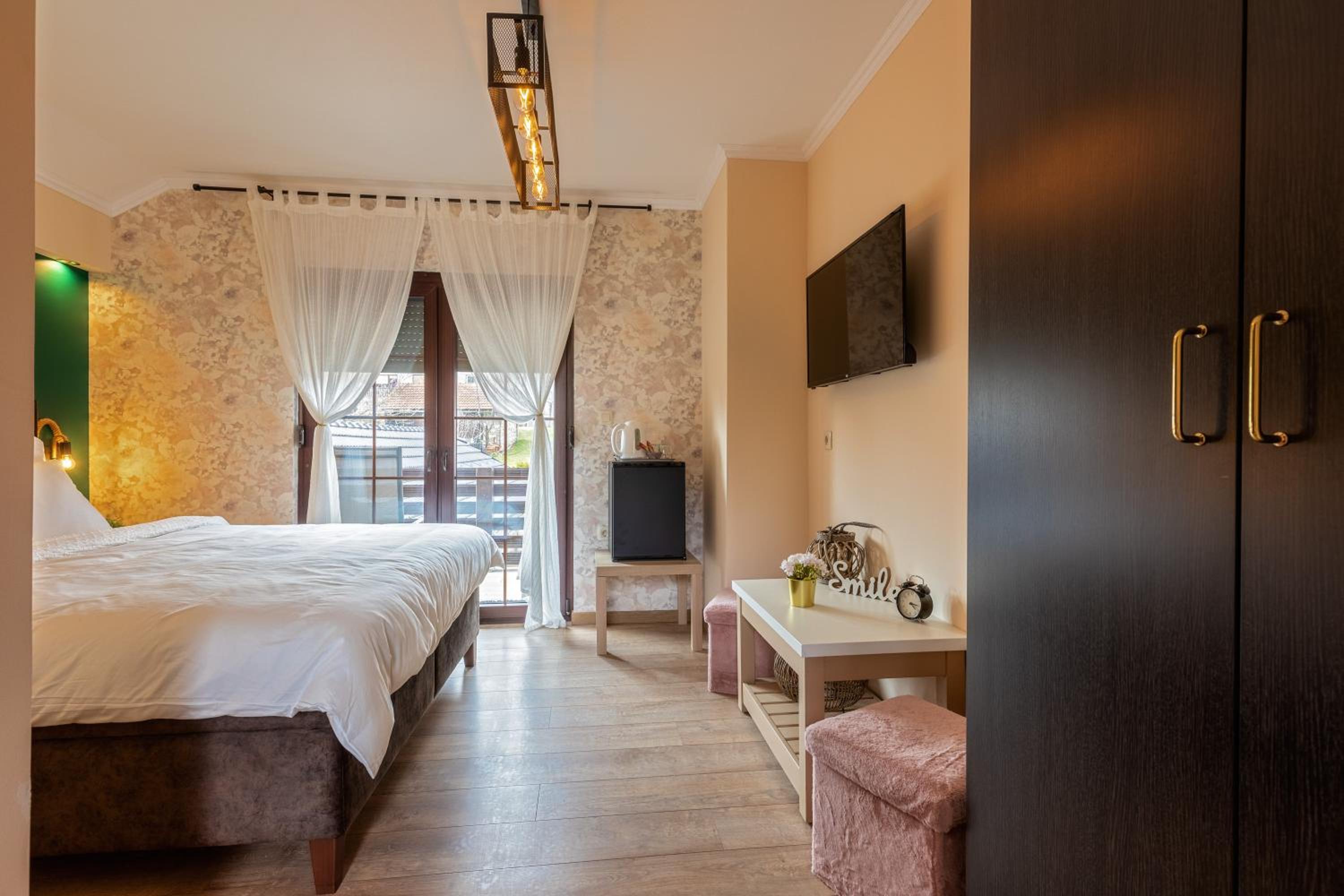 Deluxe Double Room - Photo 4