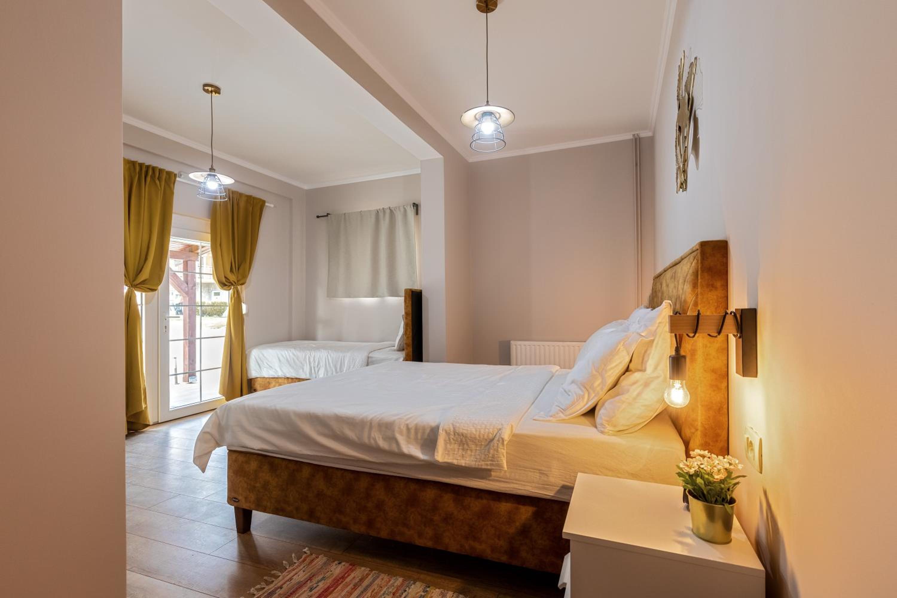 Deluxe Triple Room - Photo 2