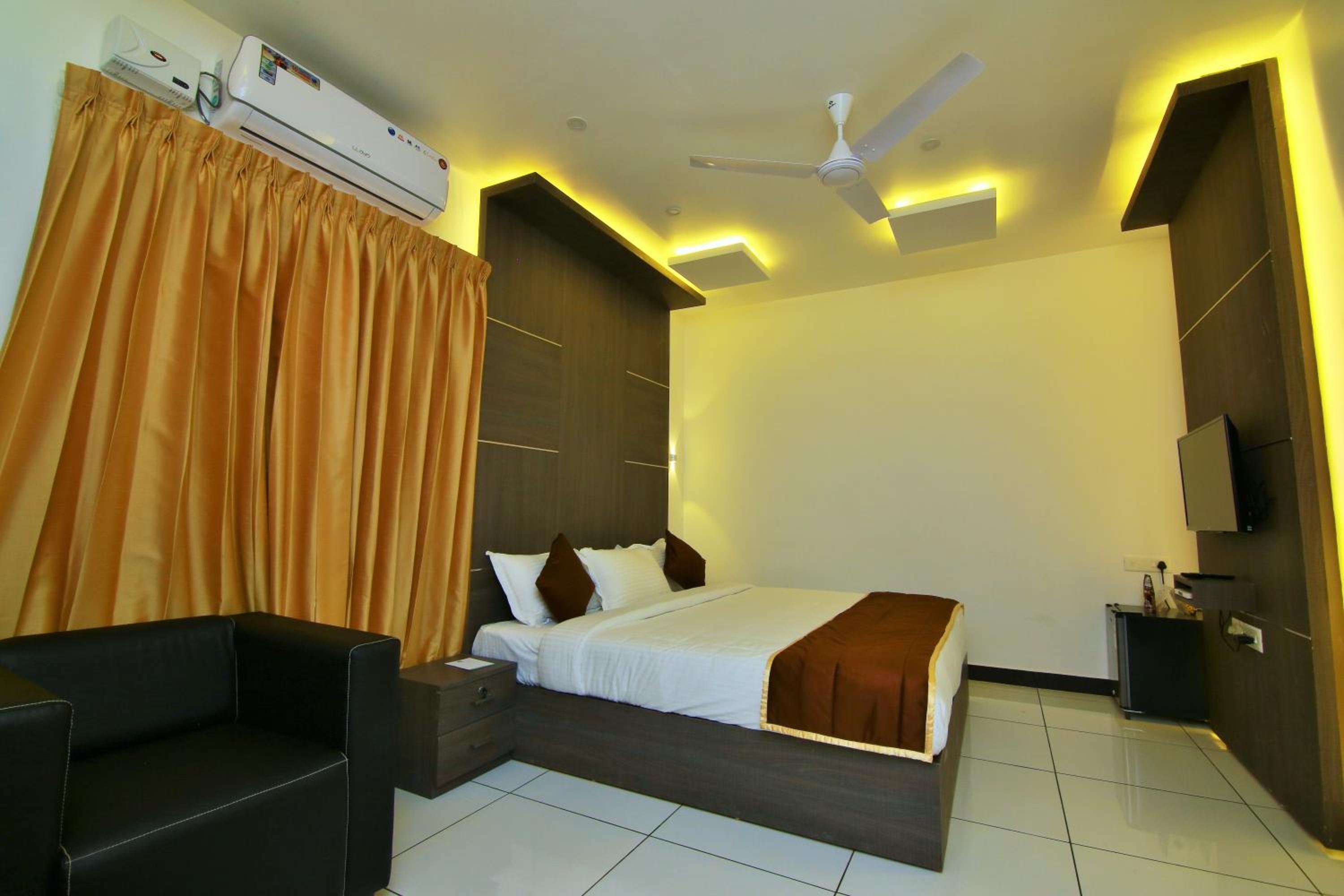 Double Room with Mountain View - Photo 1
