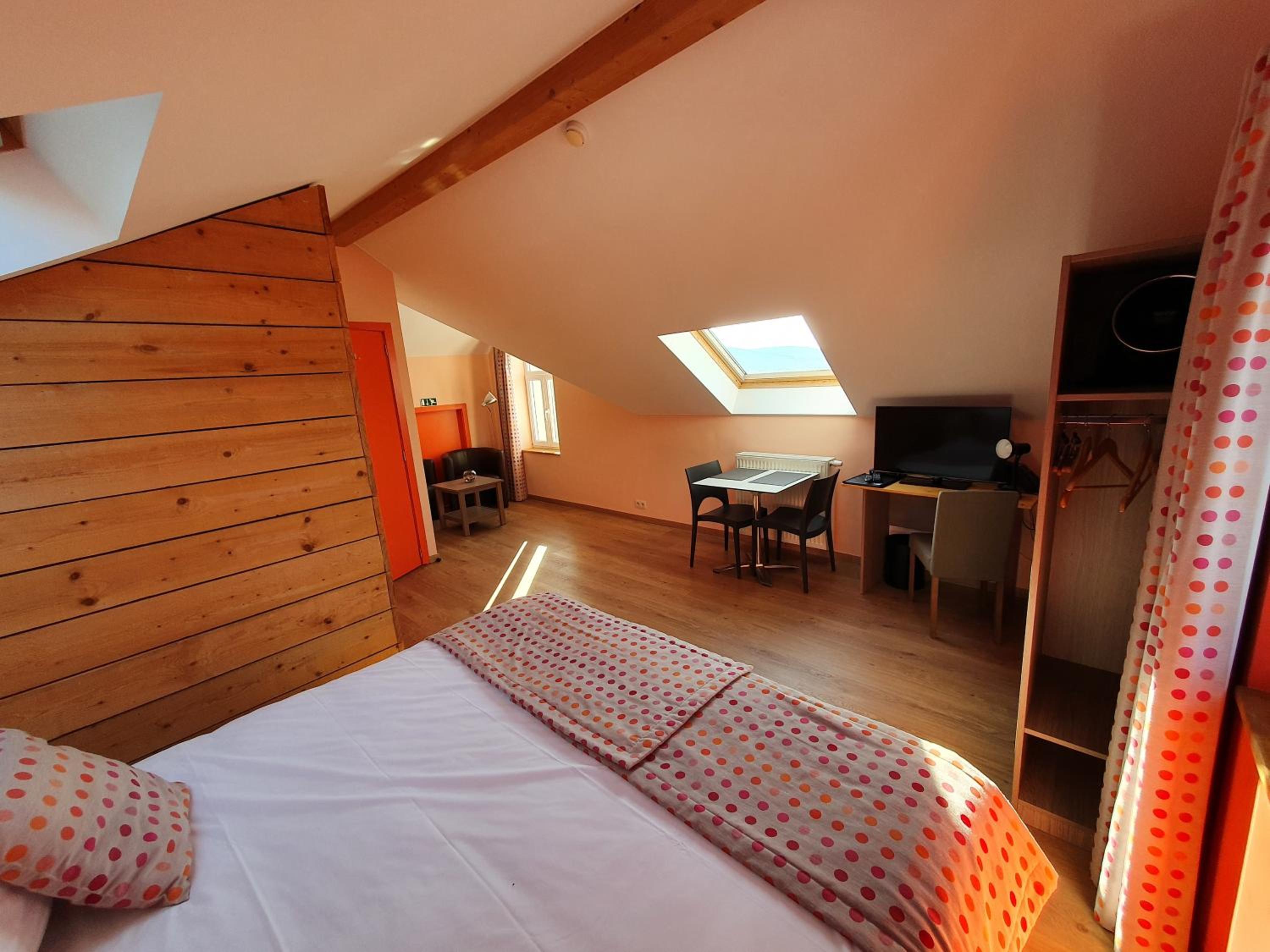 Double or Twin Room photo 3