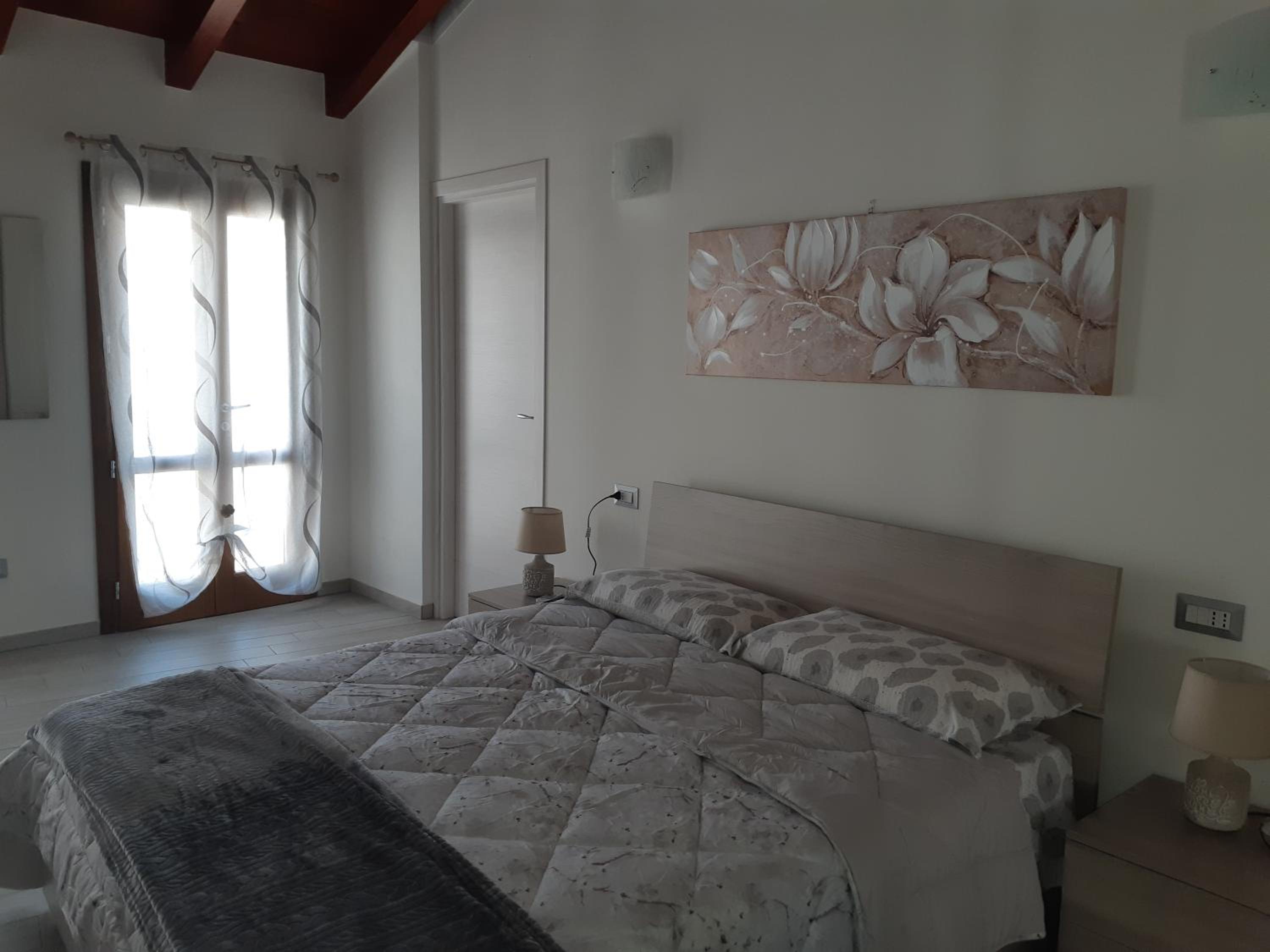Deluxe Double Room with Balcony - Photo 3