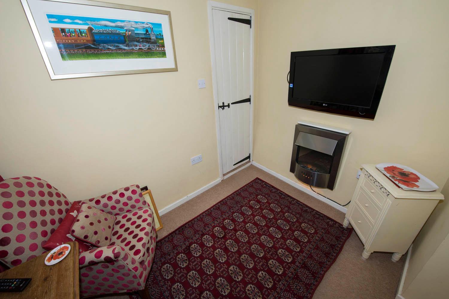 One-Bedroom Apartment photo 3