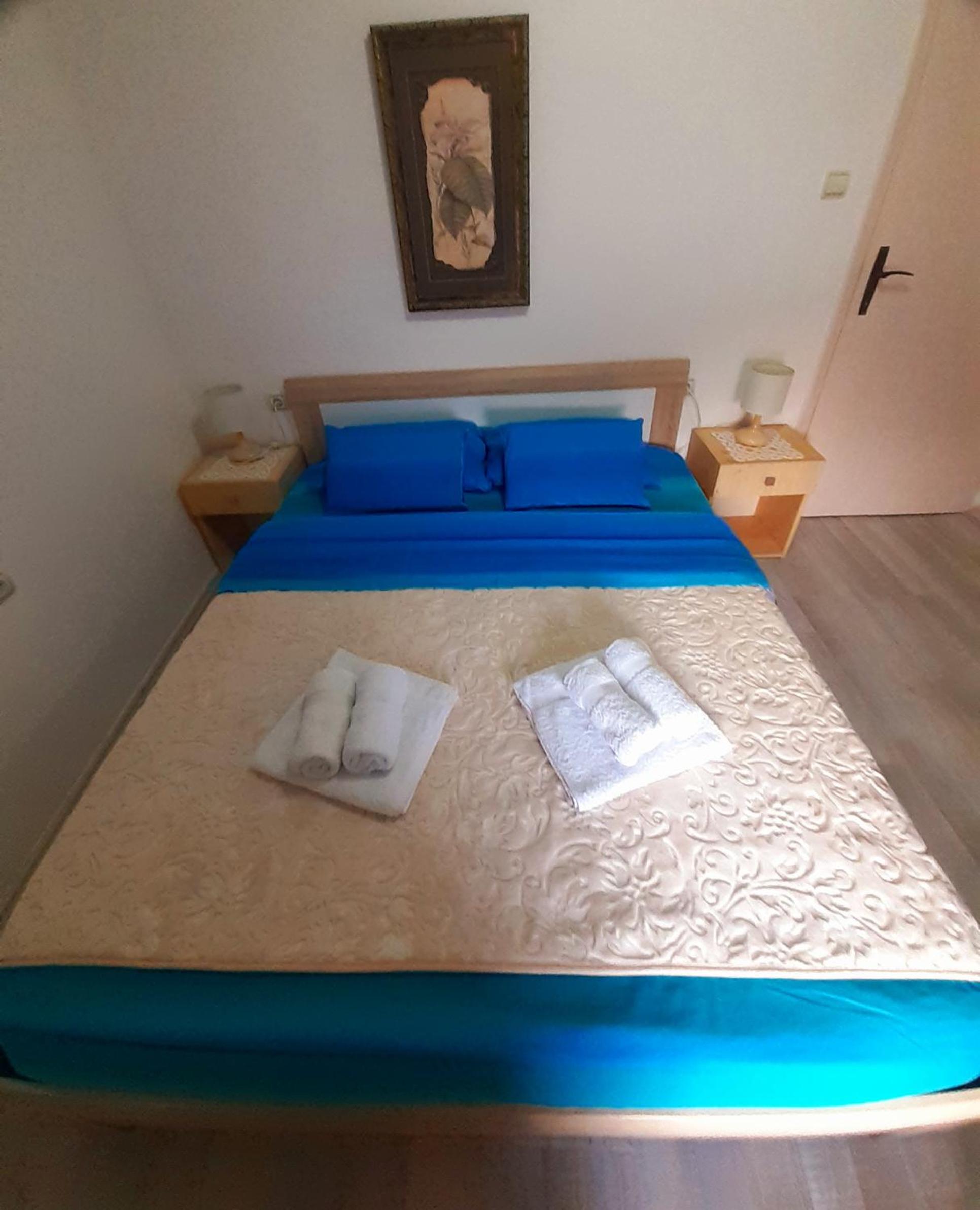 Double Room with Shared Bathroom photo 1