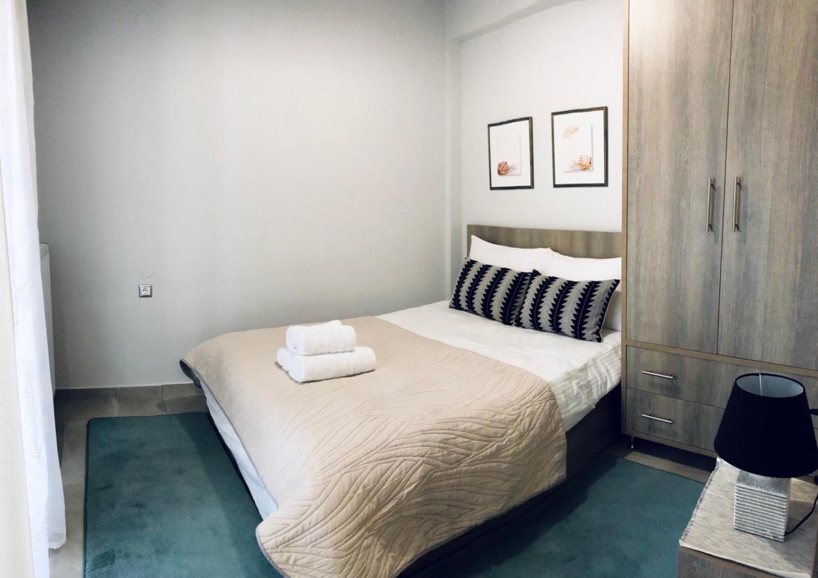 One-Bedroom Apartment - Photo 1