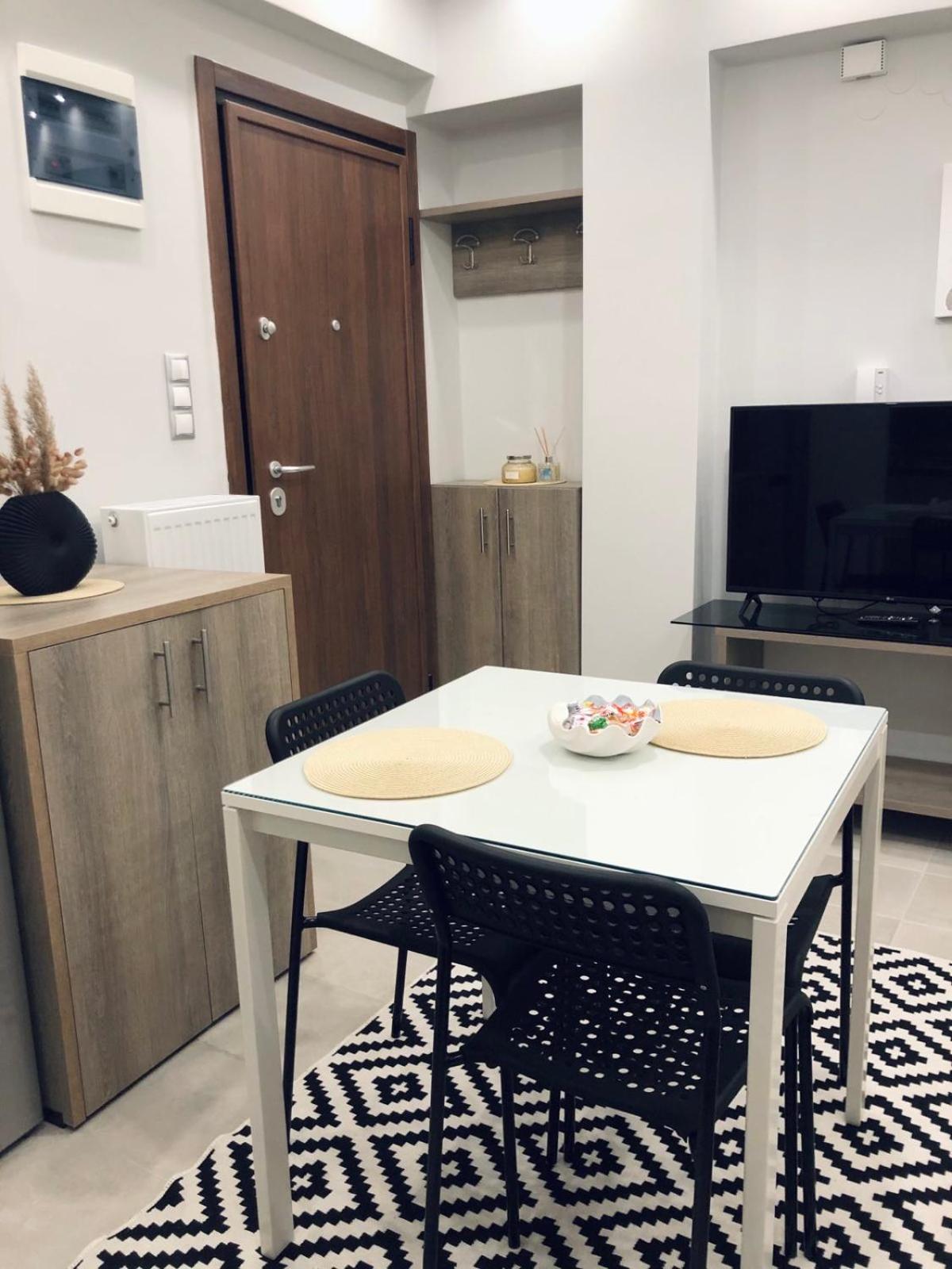 One-Bedroom Apartment - Photo 12