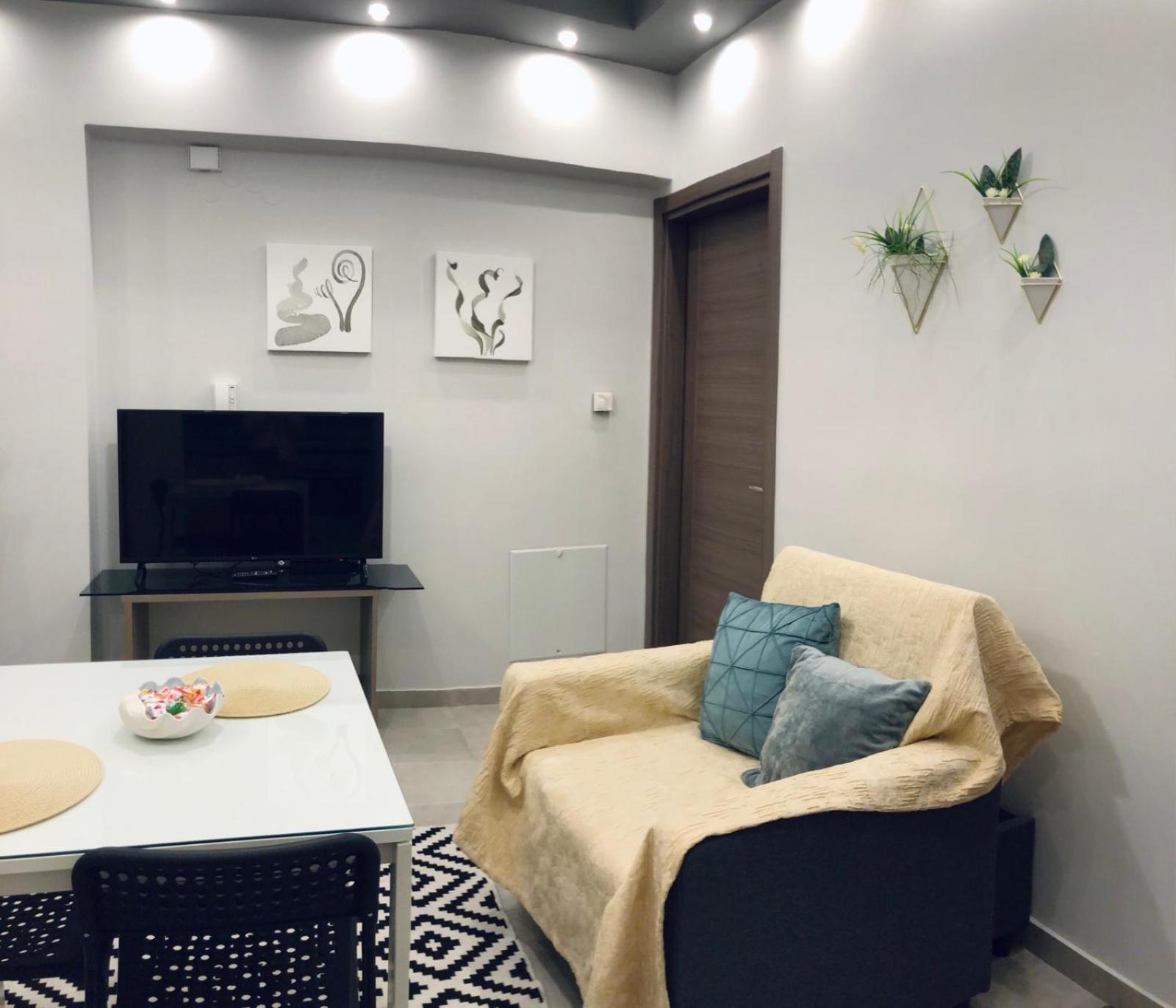 One-Bedroom Apartment - Photo 7