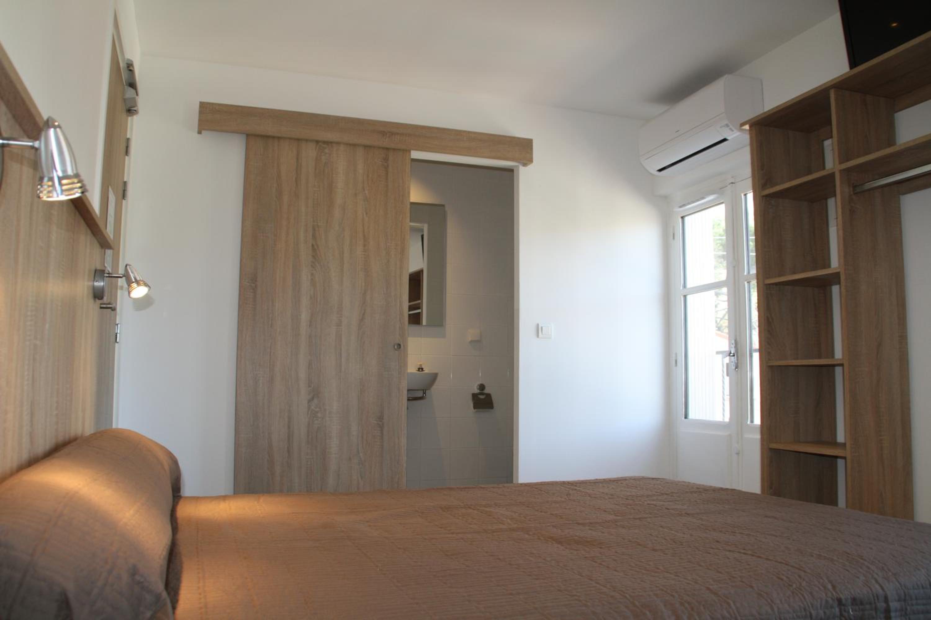 Triple Room - Photo 6