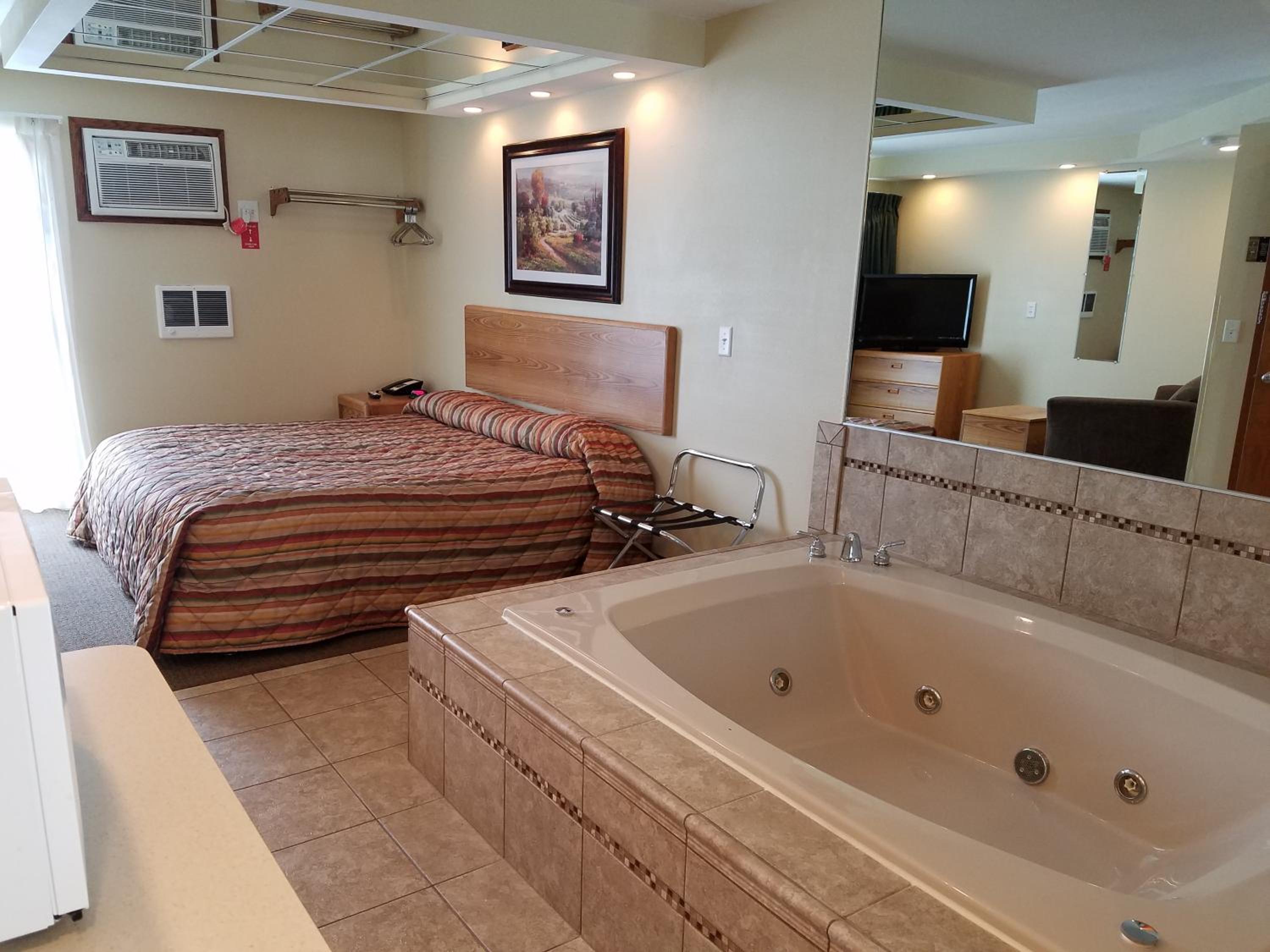 King Room with Pool View - Photo 1