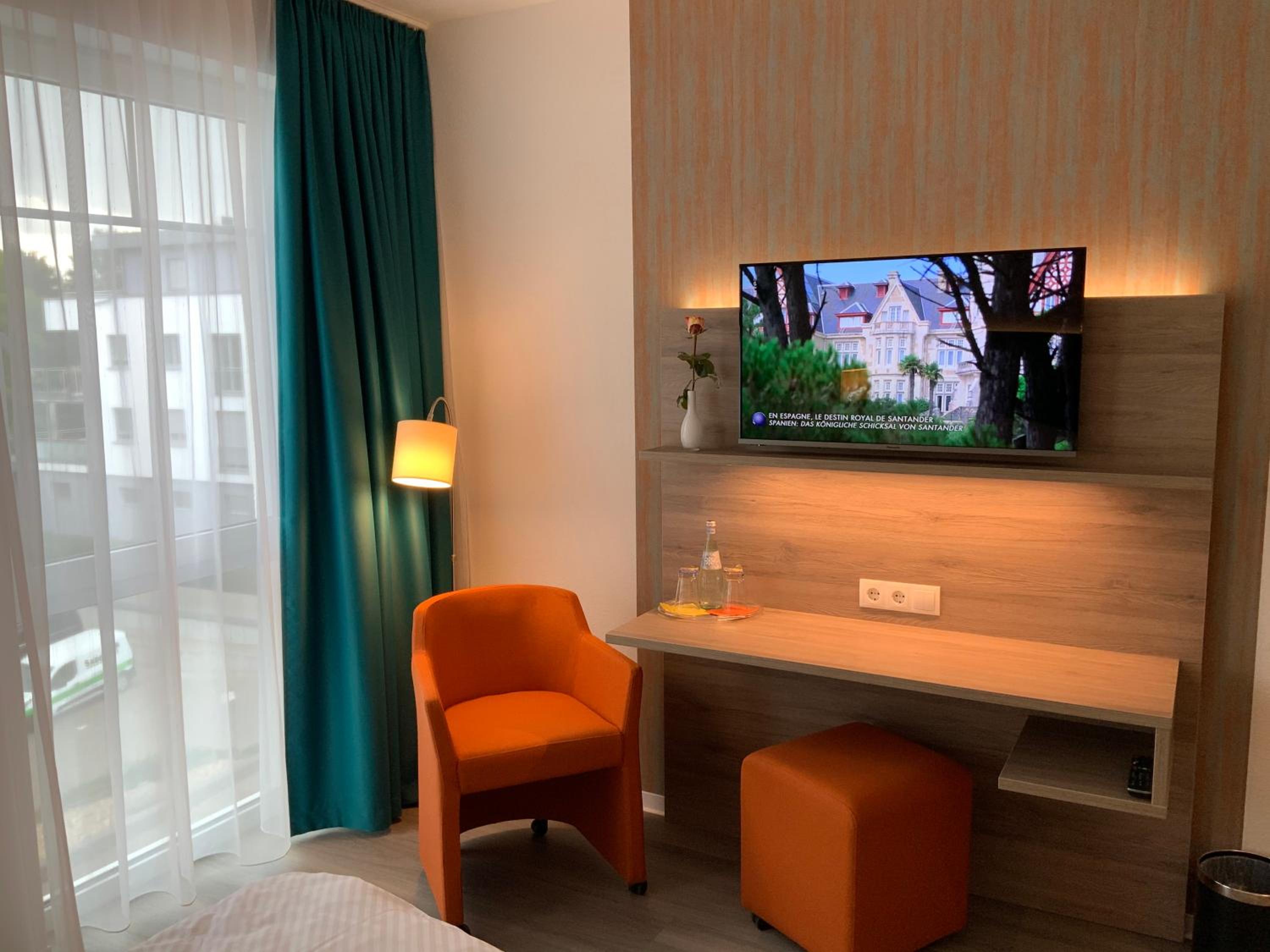Standard Double Room - Photo 8