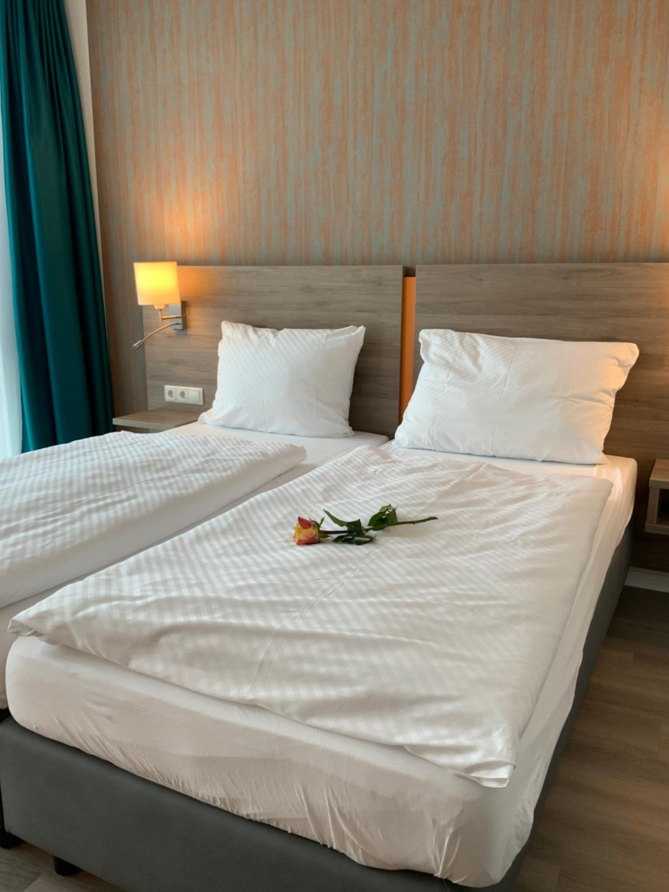 Standard Double Room - Photo 7