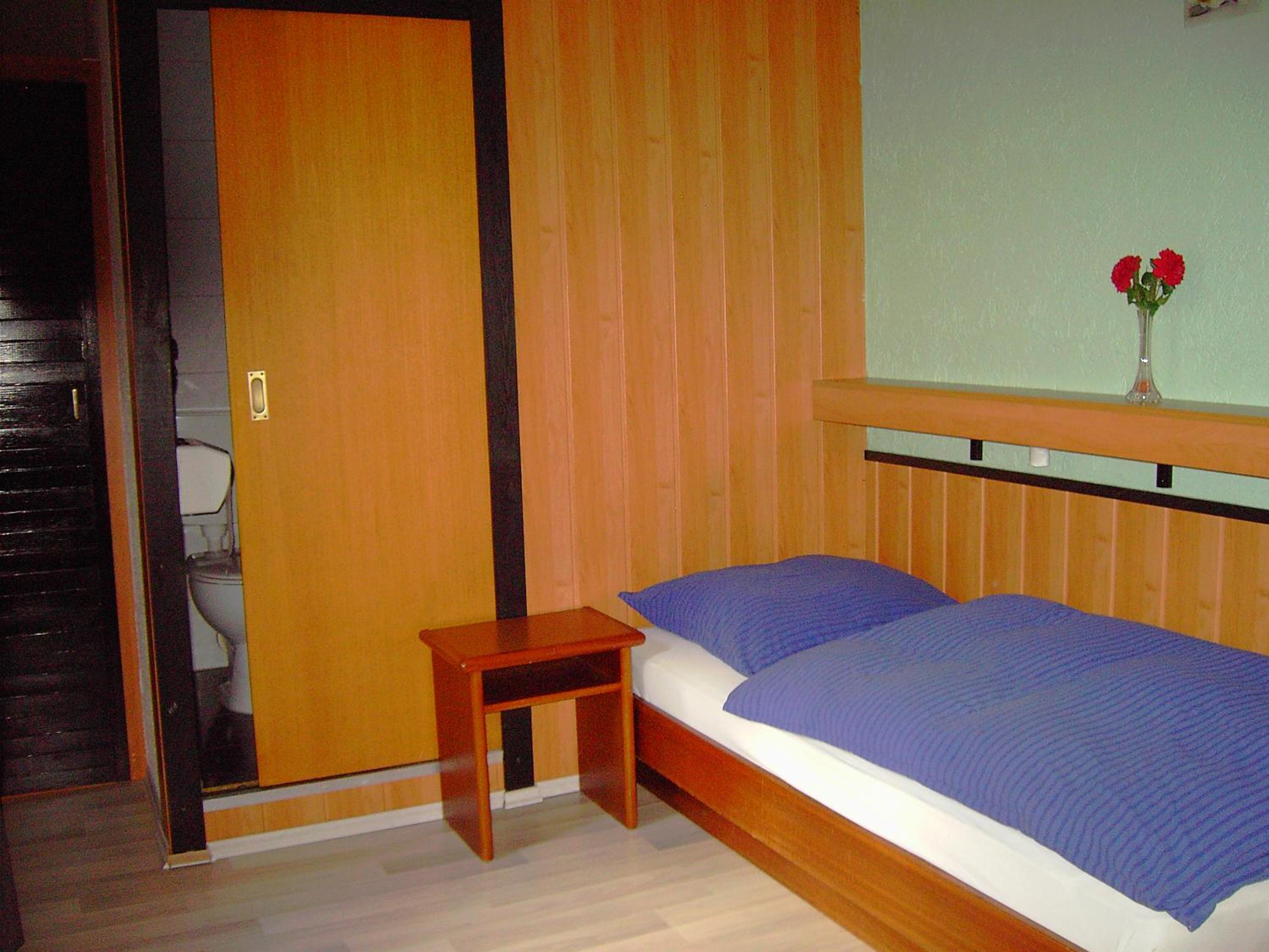 Single Room with Bathroom photo 2