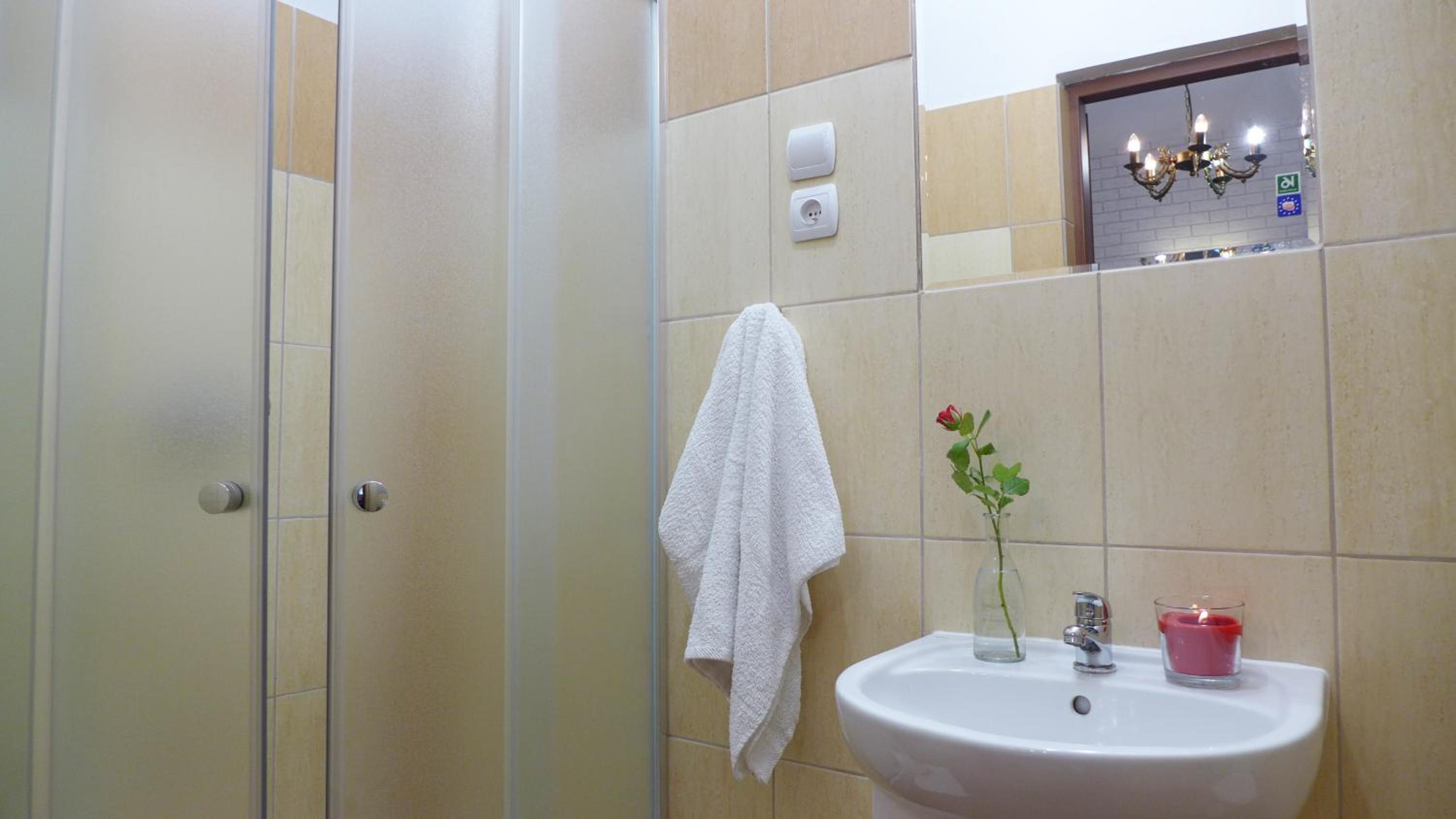 Small Double Room - Photo 3