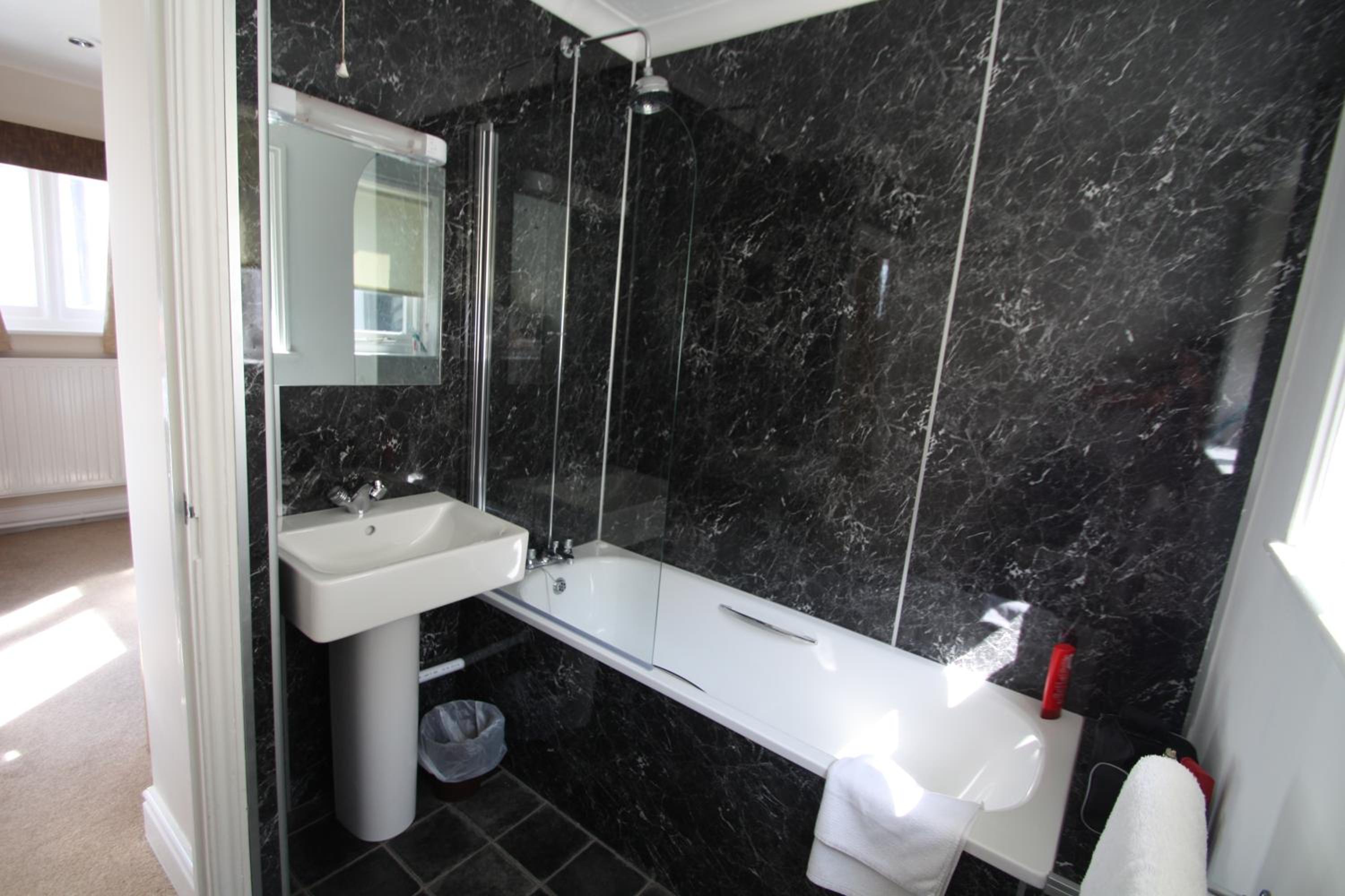 Standard Double Room - Photo 6