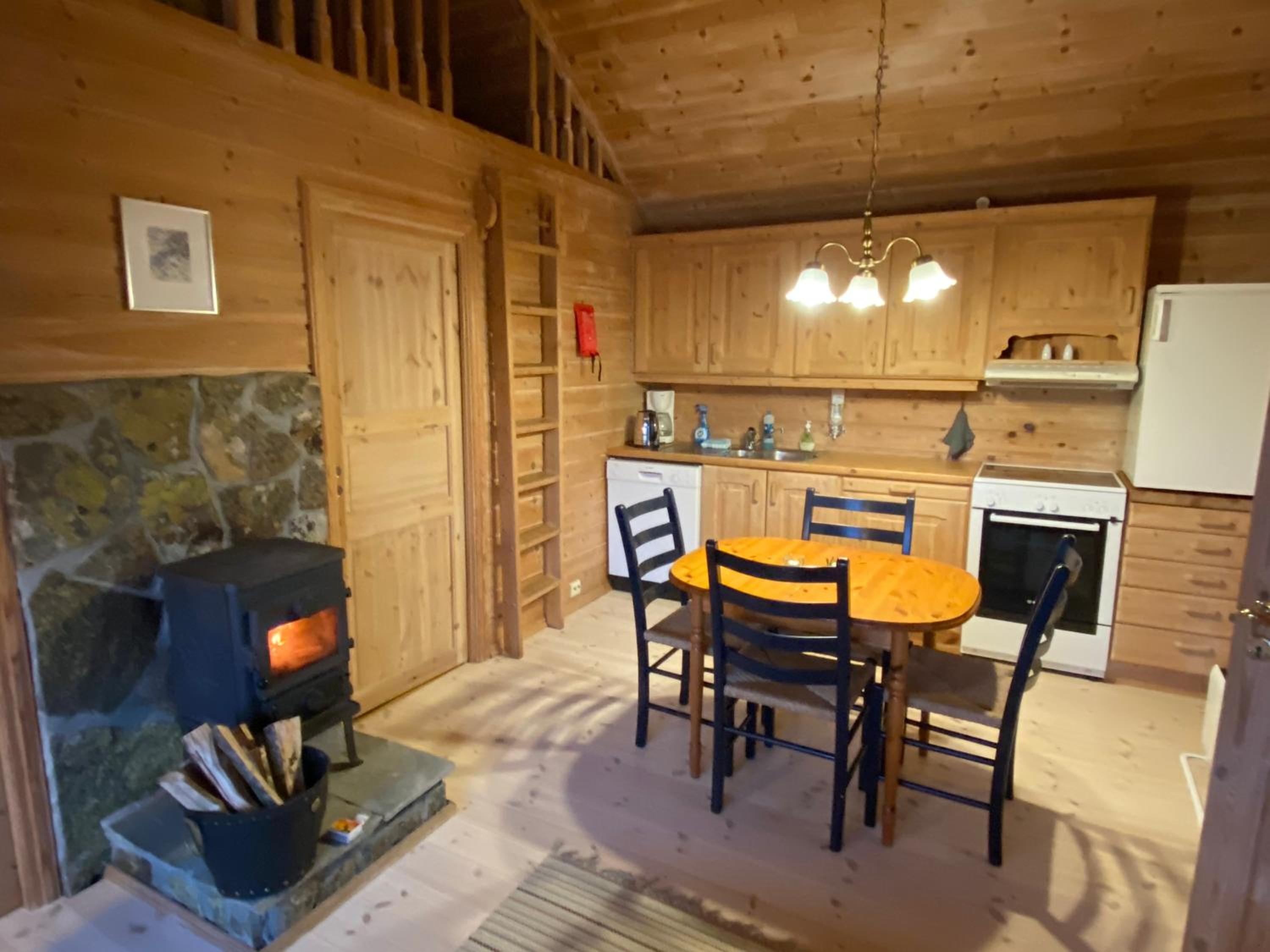 Three-Bedroom House photo 2