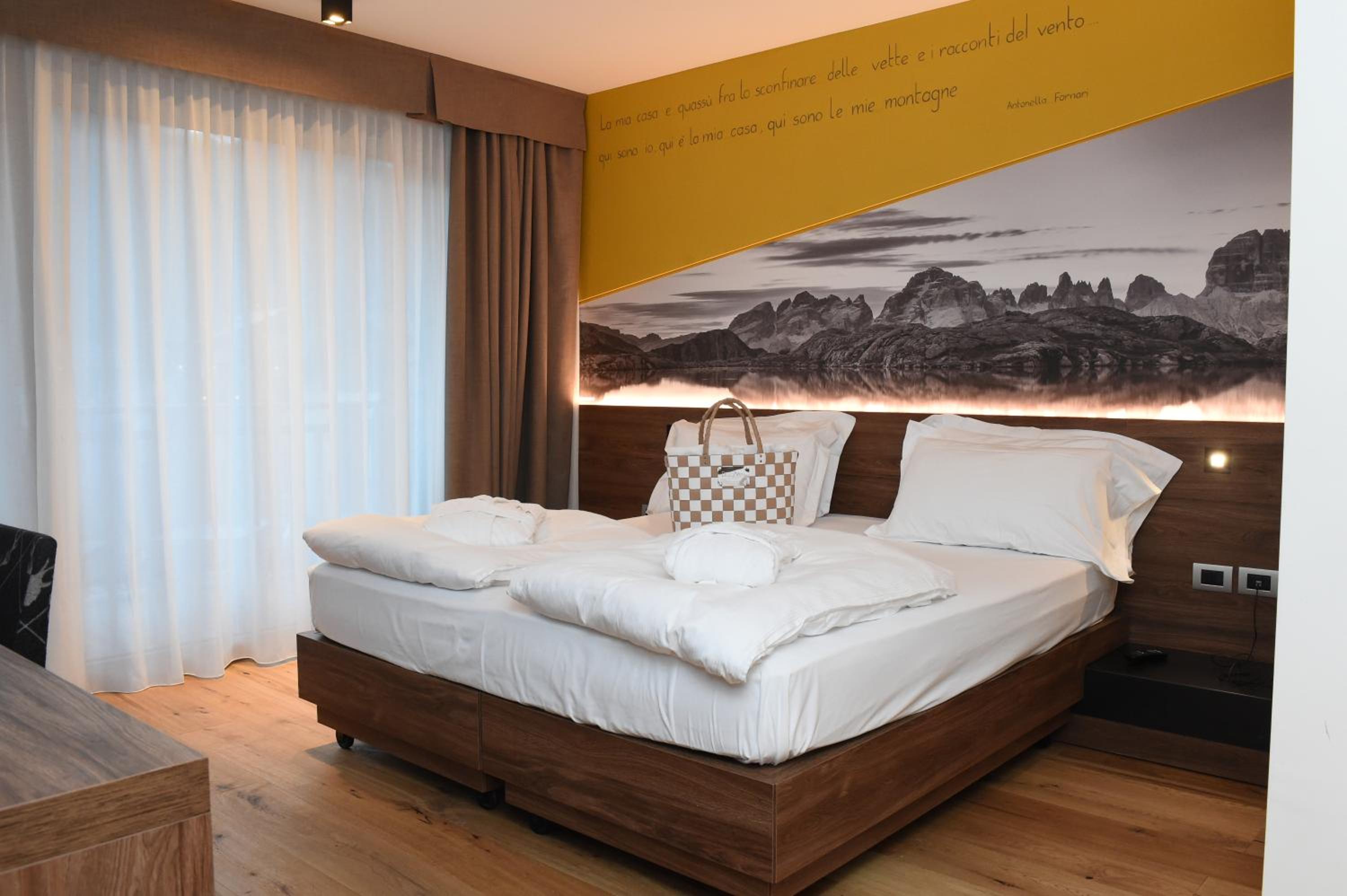 Deluxe Suite With Panoramic View photo 2