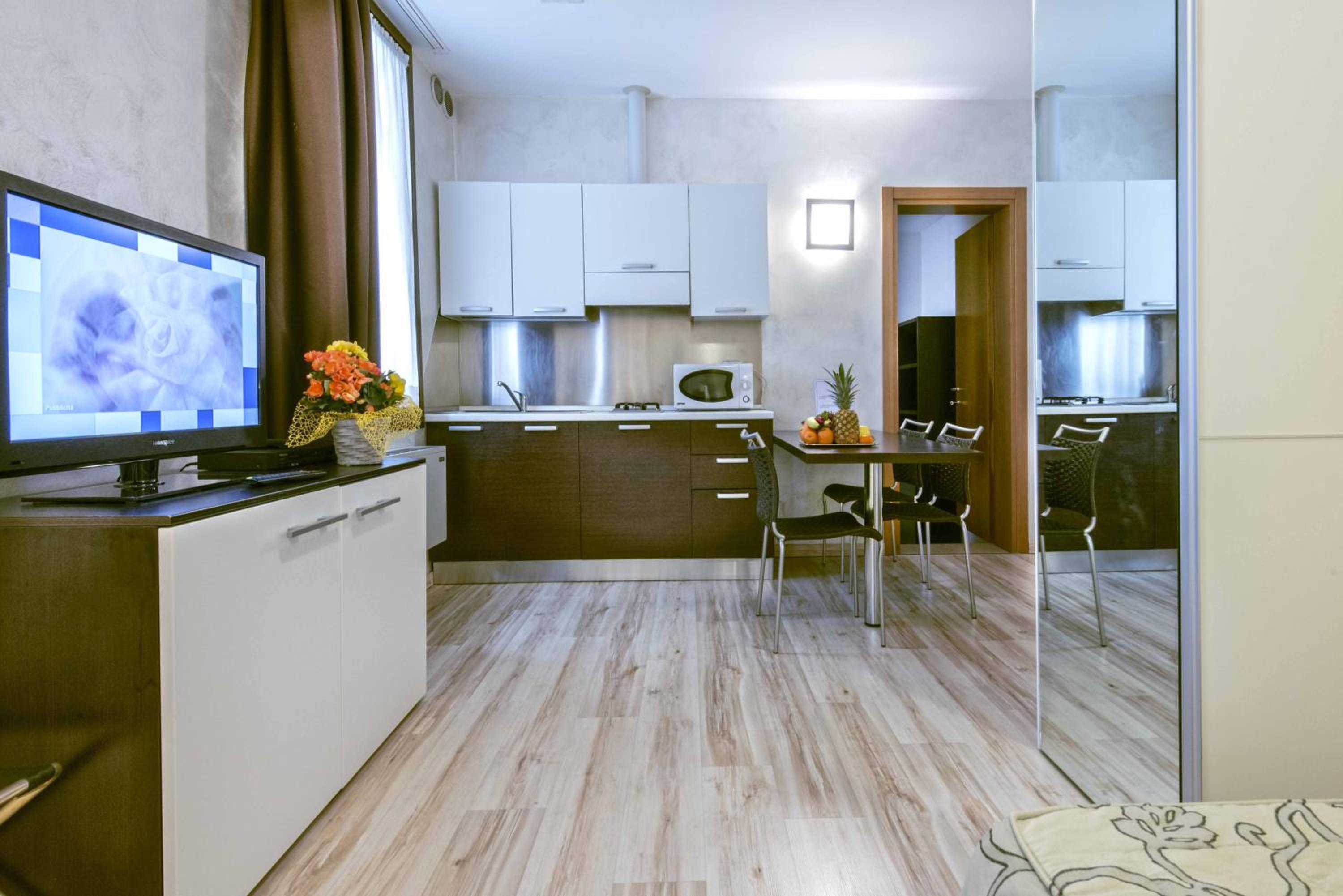 One-Bedroom Apartment - Photo 11