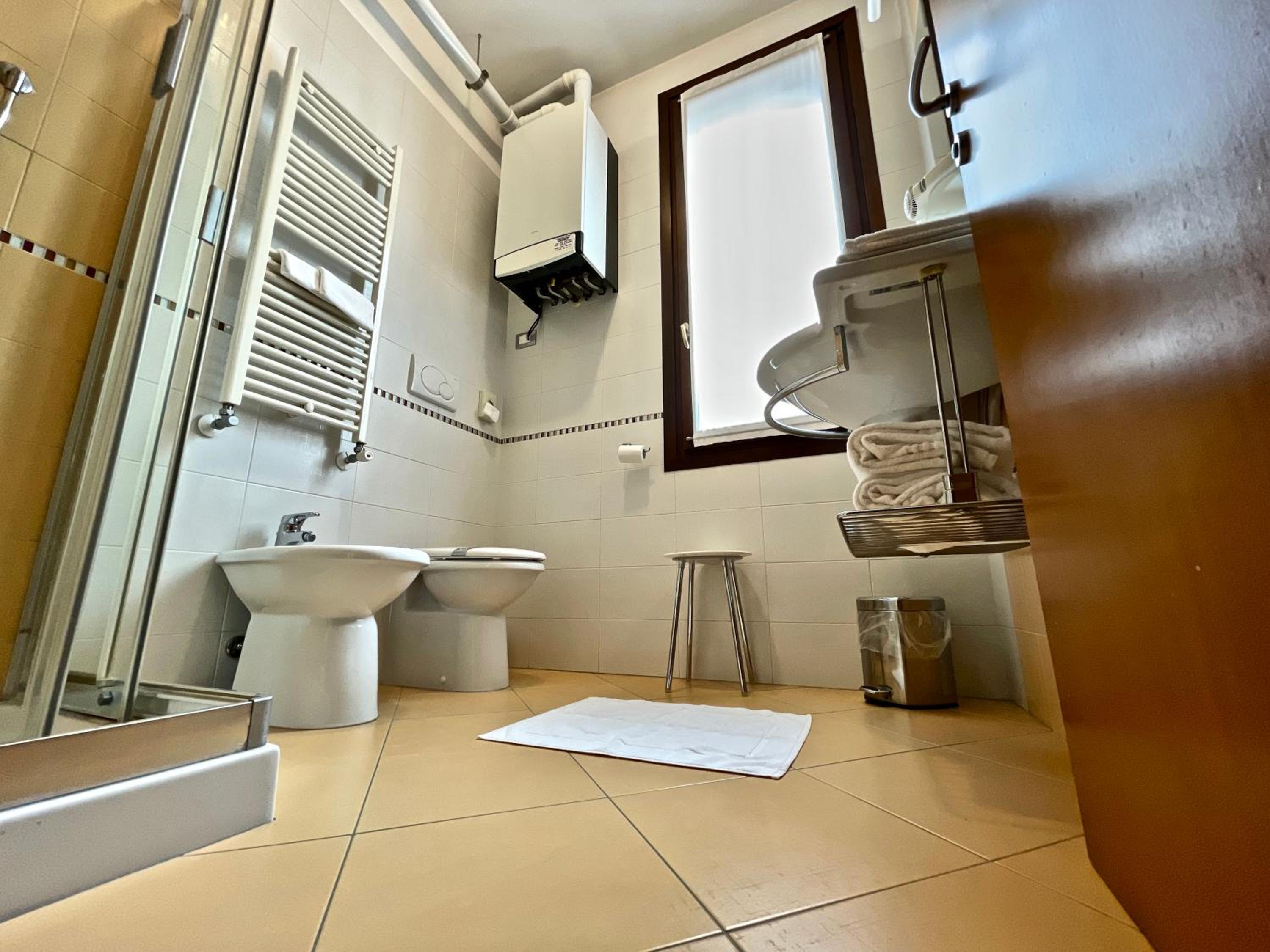 One-Bedroom Apartment - Photo 16