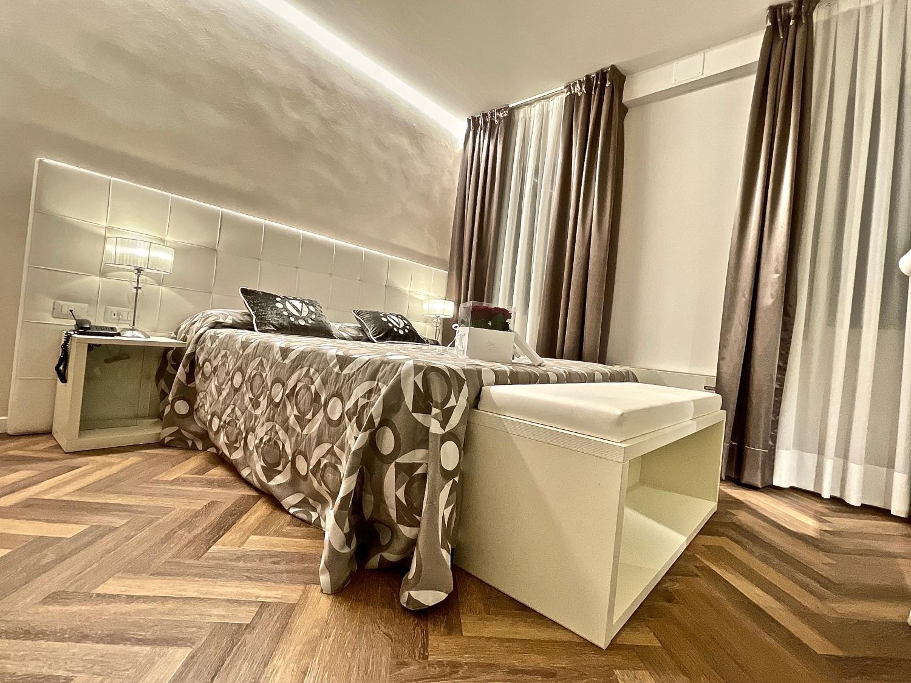 Double or Twin Room - Photo 1