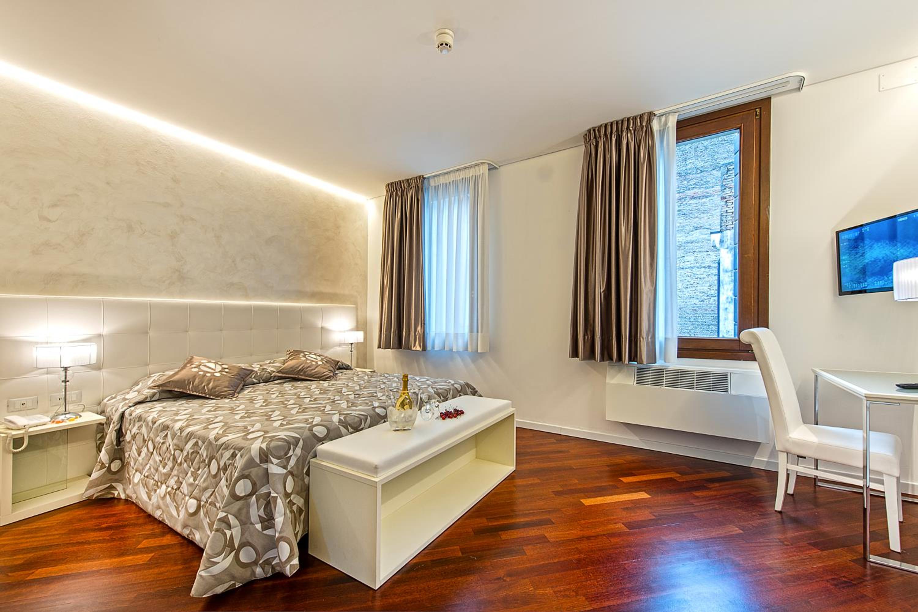 Superior Double or Twin Room - Photo 1
