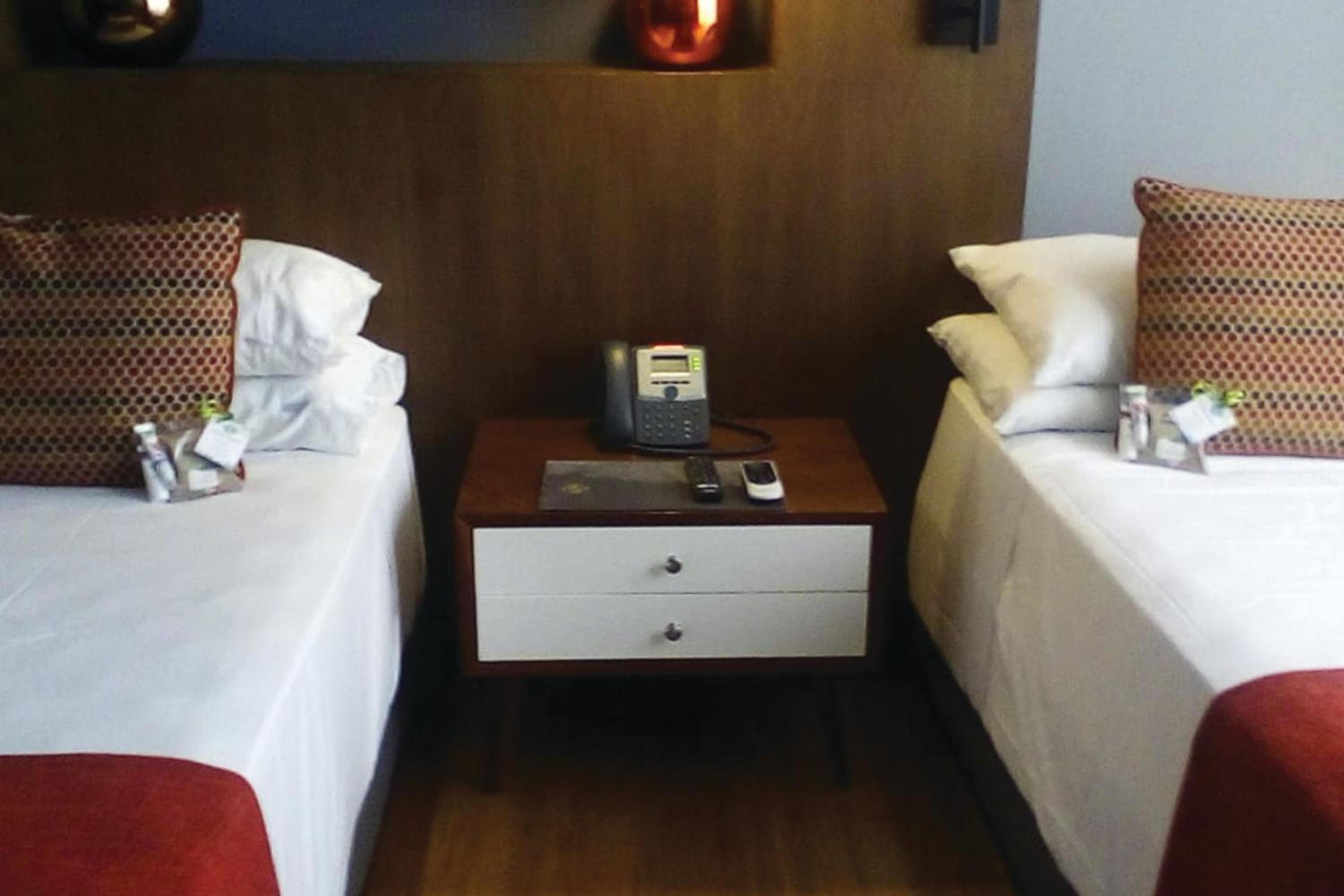 Deluxe Twin Room photo 2