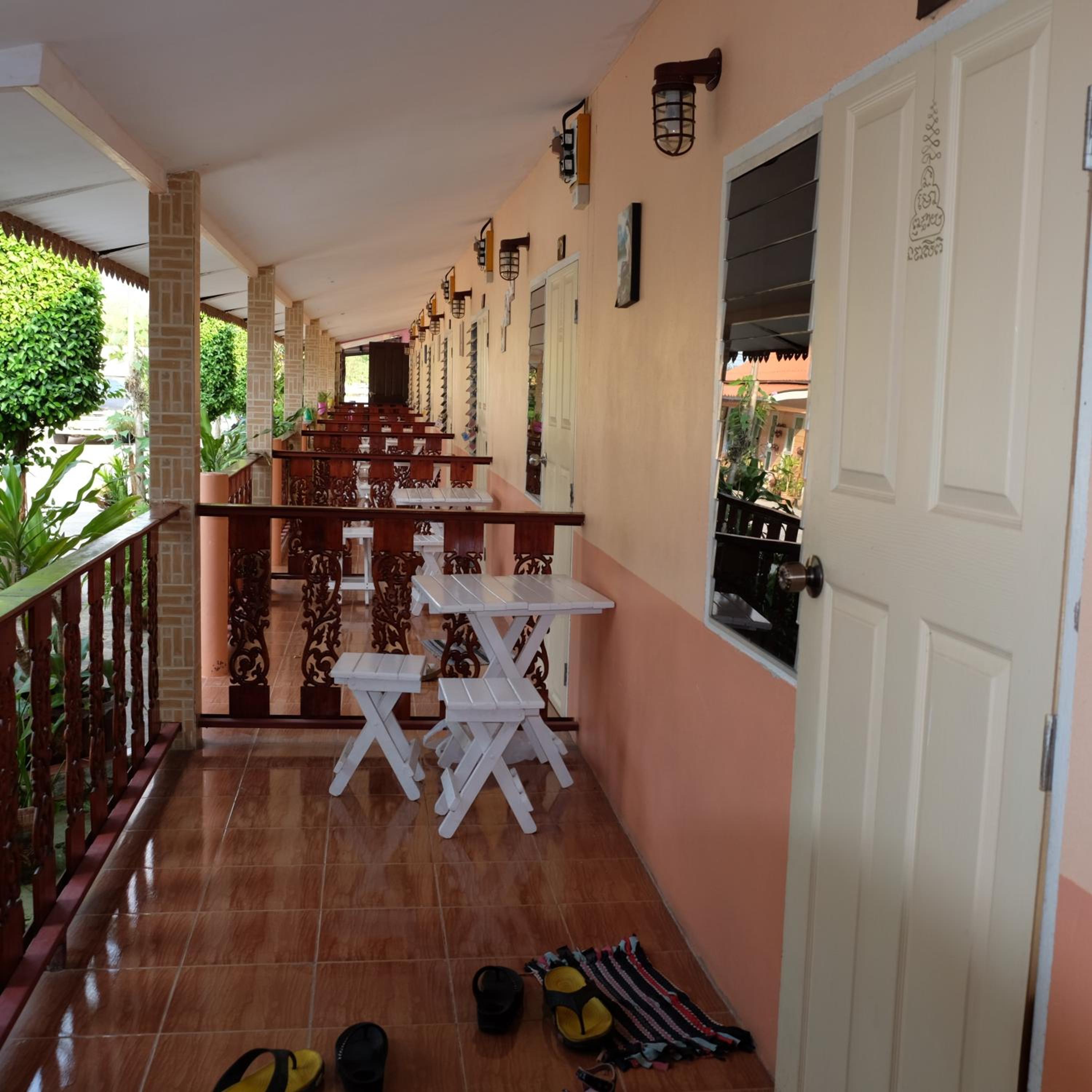 Budget Double Room - Photo 5