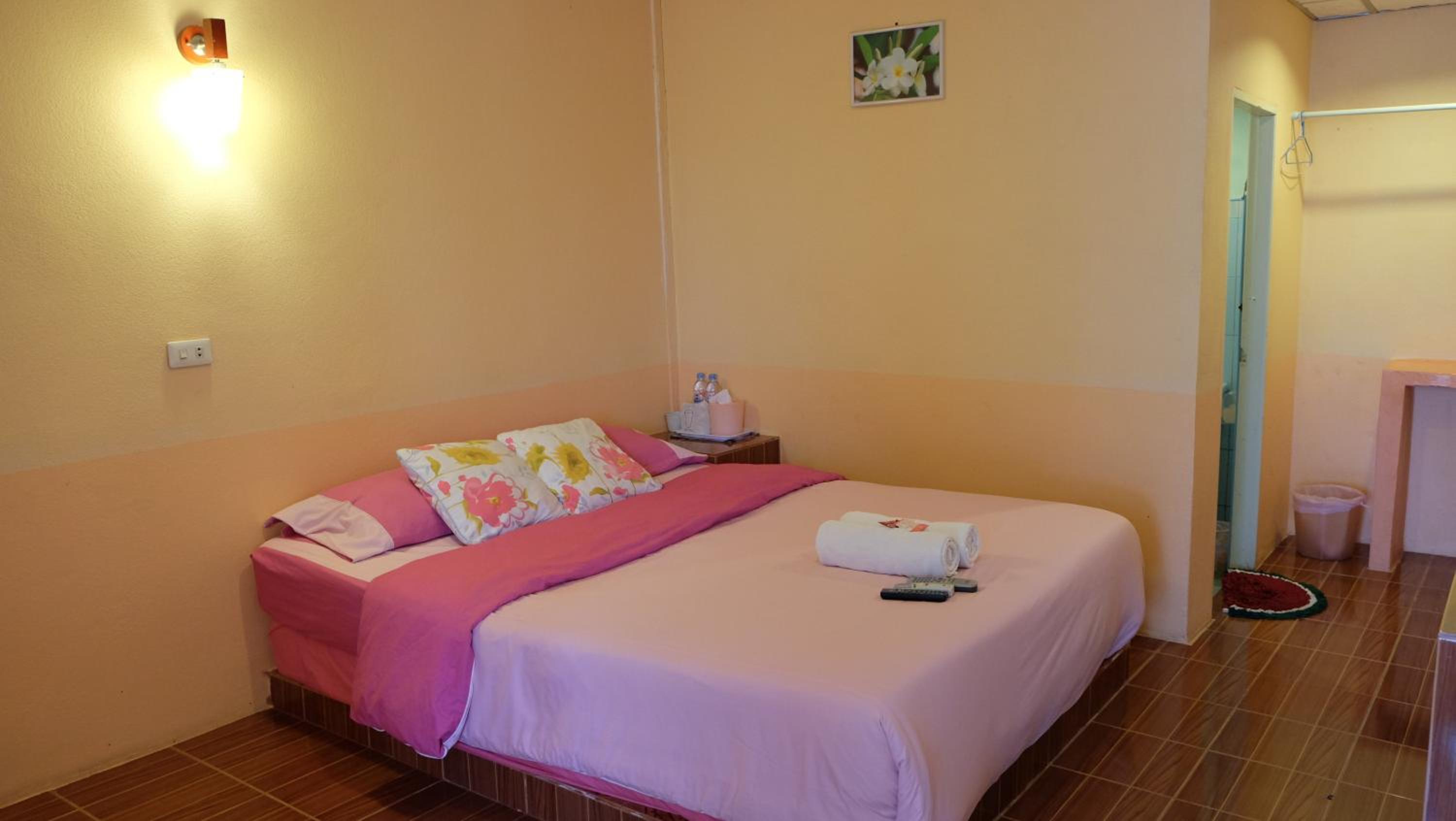 Budget Double Room - Photo 1
