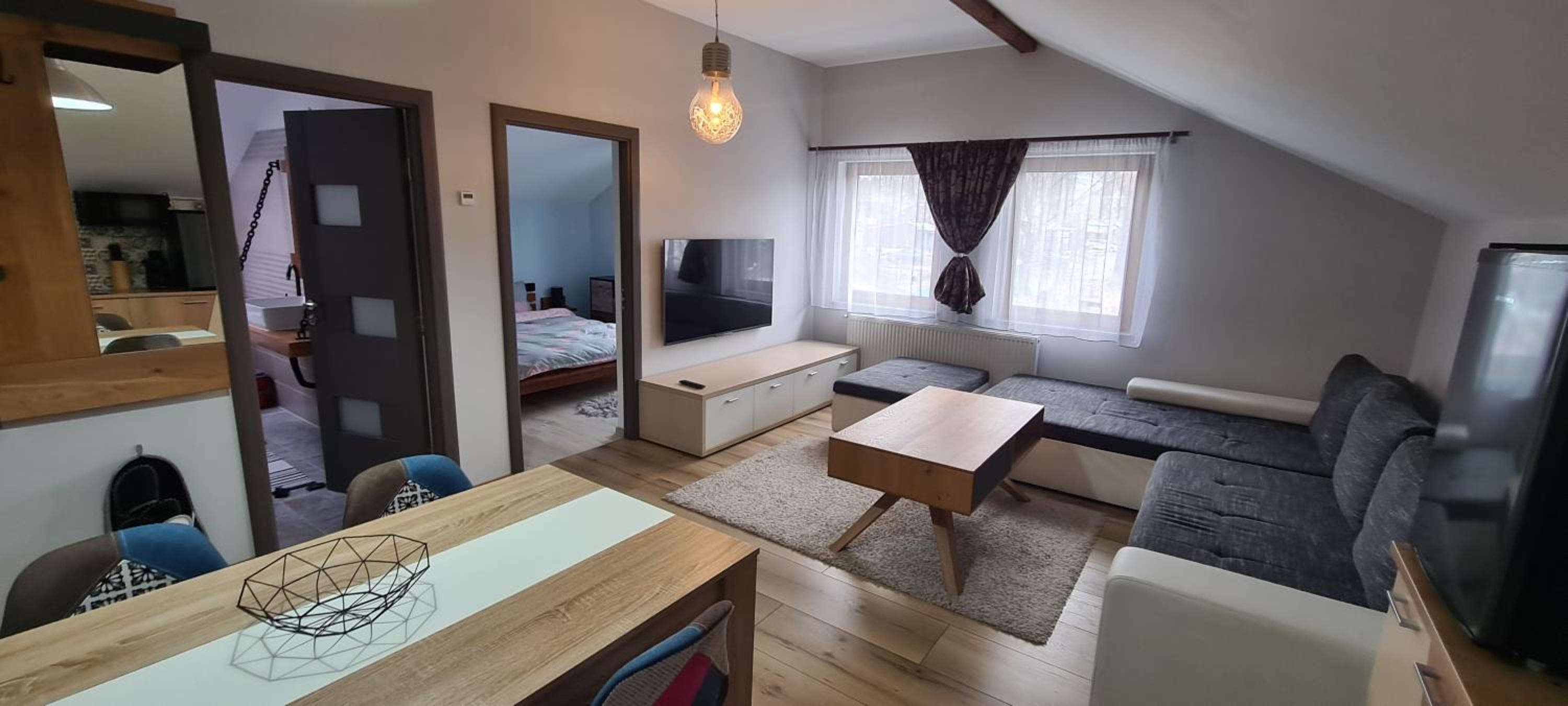 One-Bedroom Apartment photo 1
