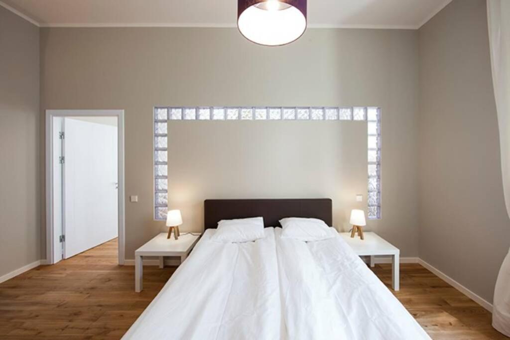 One-Bedroom Apartment - Photo 4