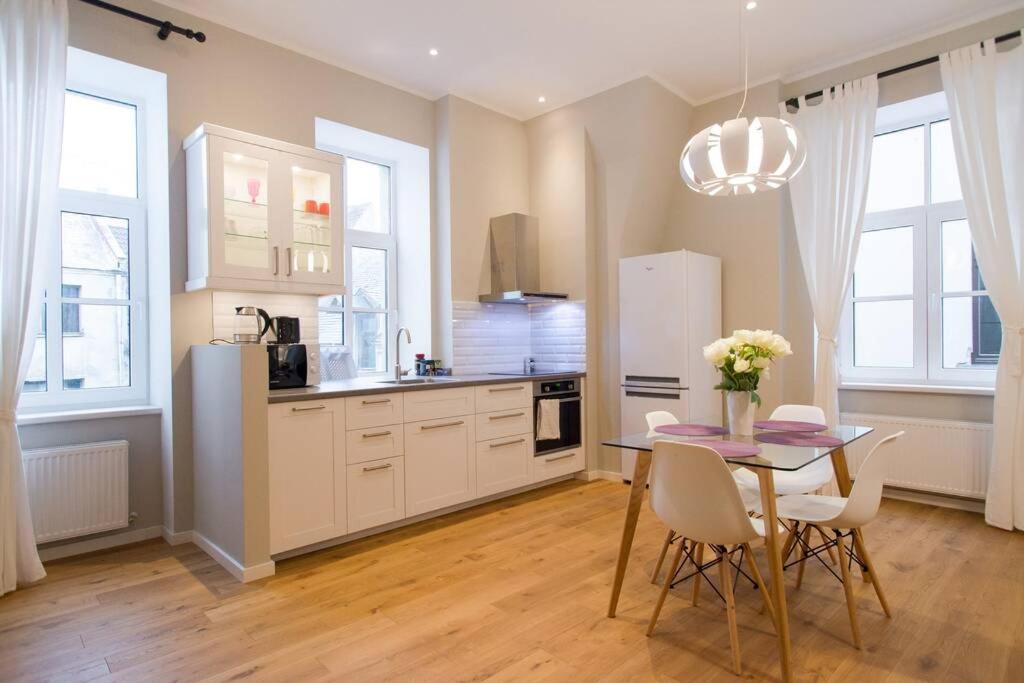 One-Bedroom Apartment - Photo 11