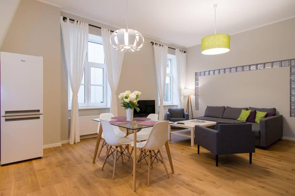 One-Bedroom Apartment - Photo 16