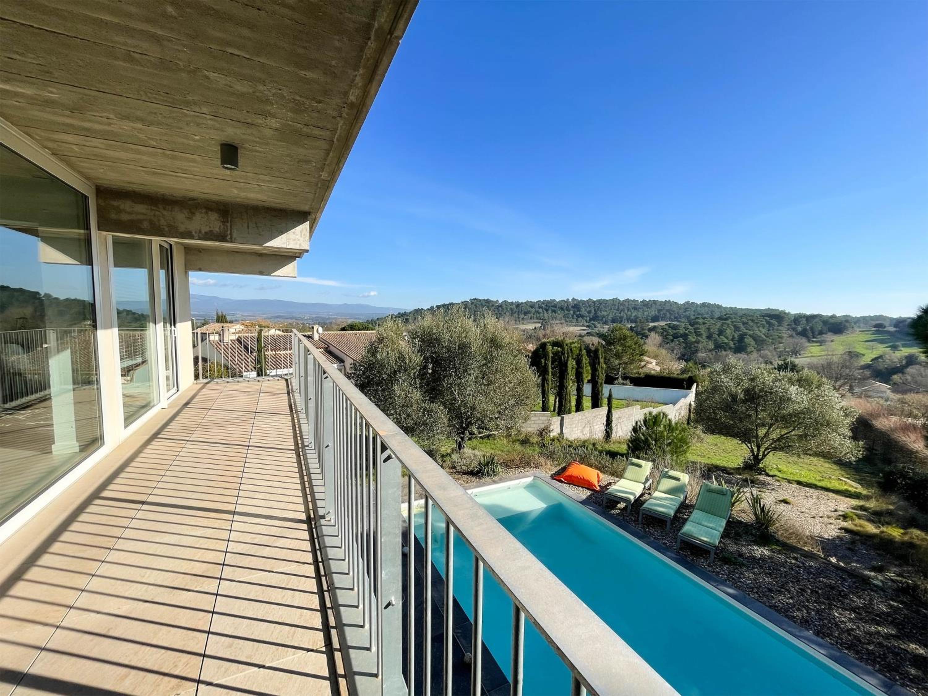 Villa photo 1