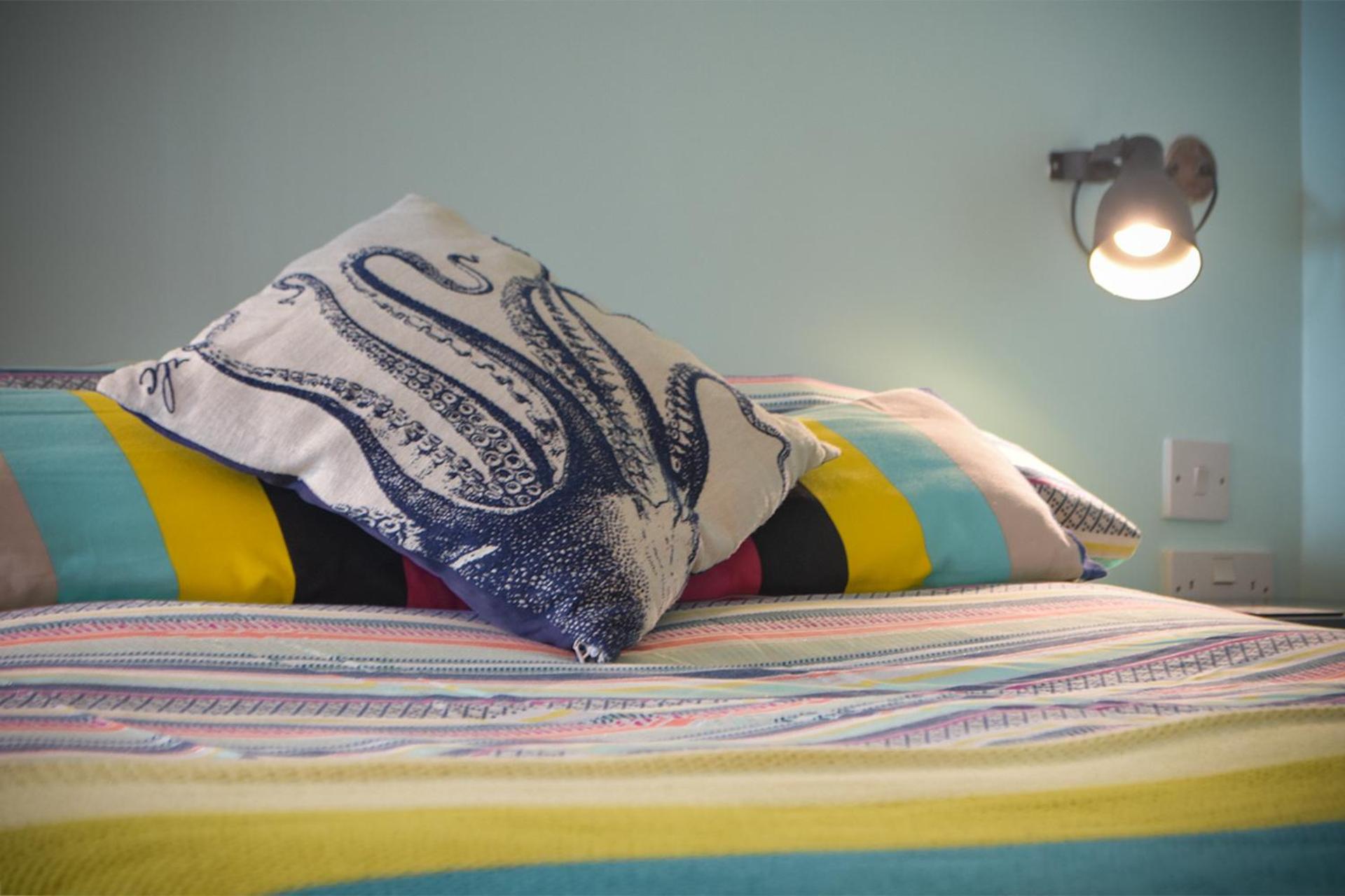 Luxury King Room with Patio - Salmon - Pet Friendly photo 3
